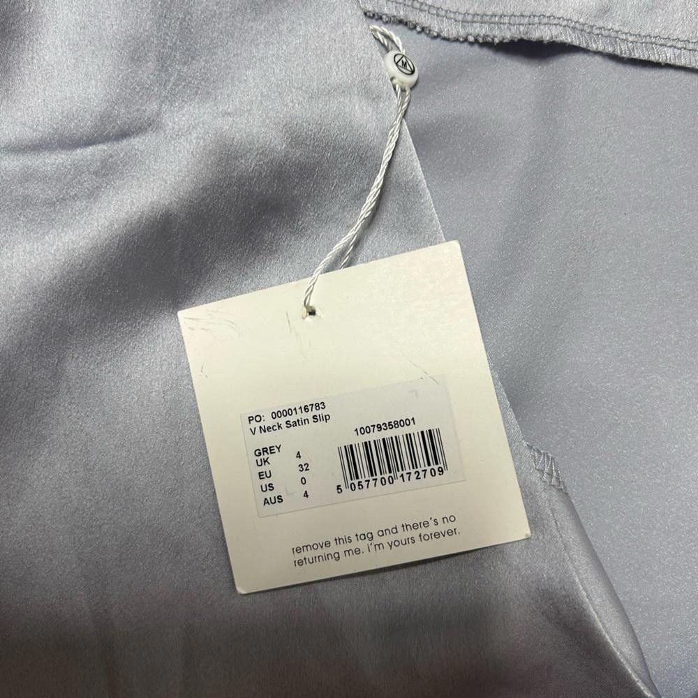 Designer Missguided l NWT V Neck Satin Slip Dress Gray Size 0 Size XS / US 0-2 / IT 36-38 - 7 Thumbnail