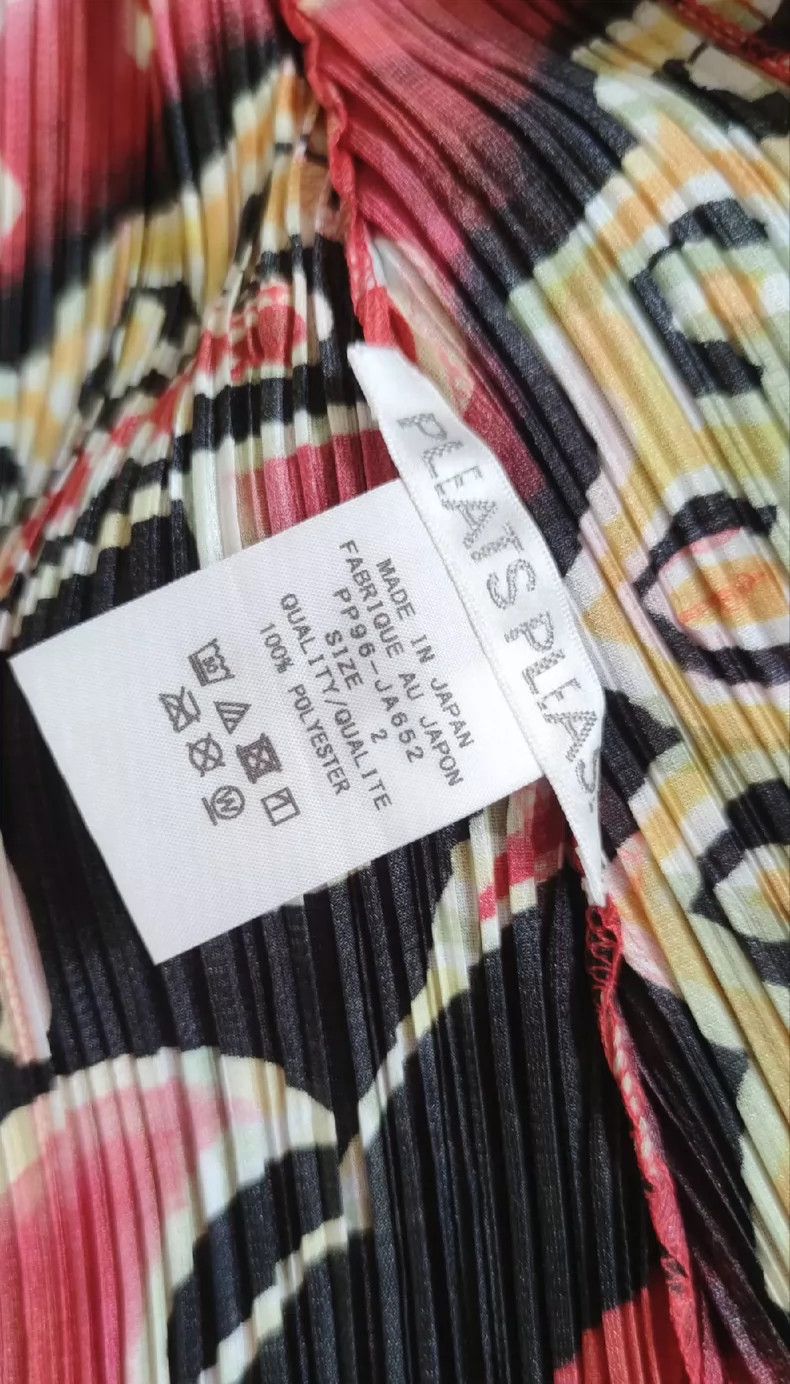 Issey Miyake Issey Miyake size:2 Red Dragon Year Lucky Face mask Windbr Size M / US 6-8 / IT 42-44 - 8 Thumbnail