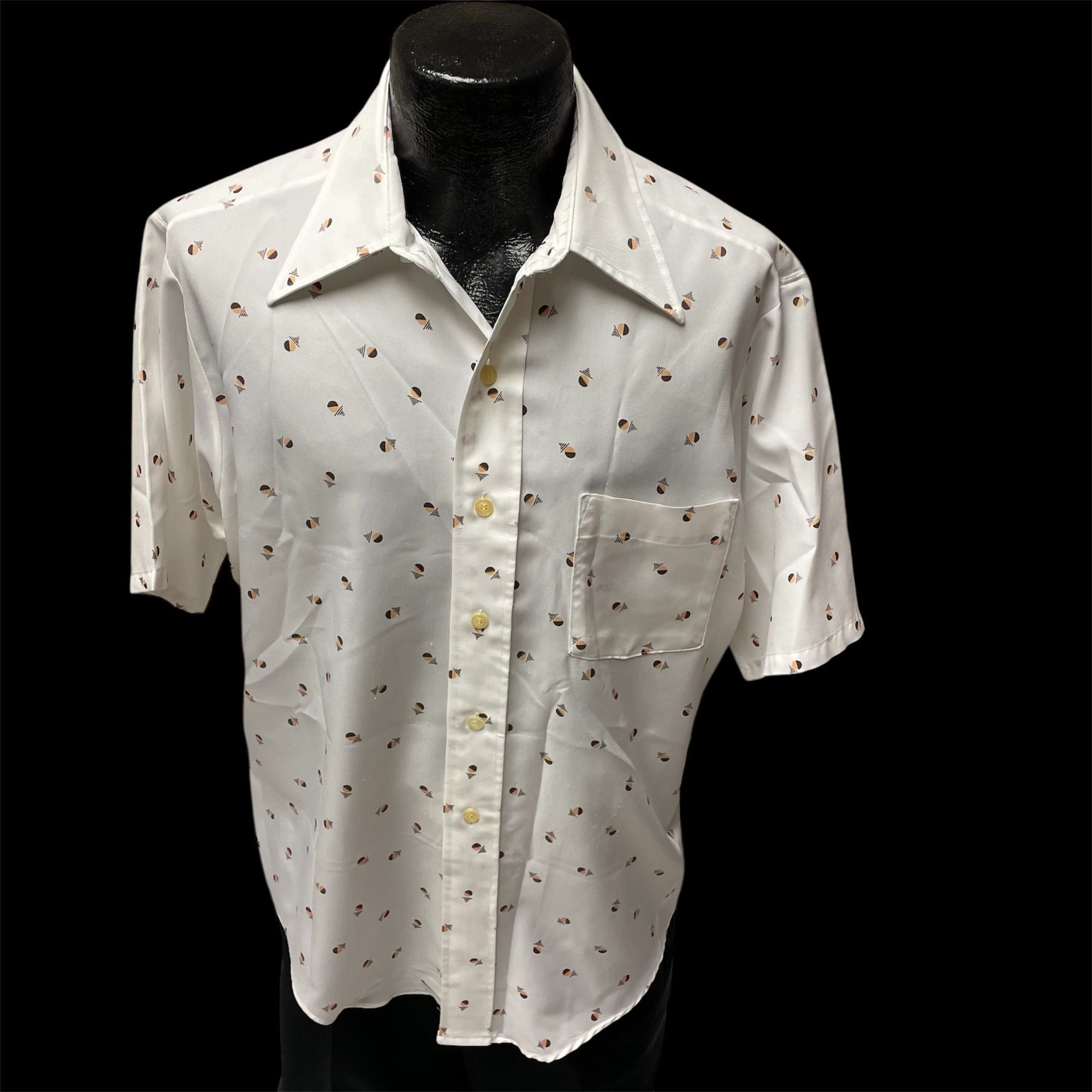 Van Heusen Vtg Van Heusen Geometric ATOMIC BOMB Mod Disco Shirt Size US XL / EU 56 / 4 - 1 Thumbnail