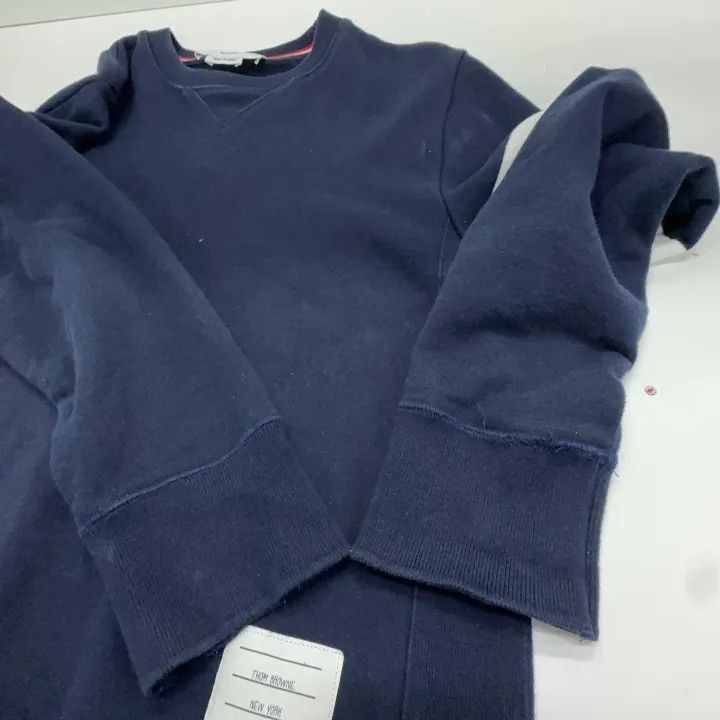Thom Browne Thom Browne Classic Crewneck Sweatshirt for Men -2507 Size US M / EU 48-50 / 2 - 2 Thumbnail