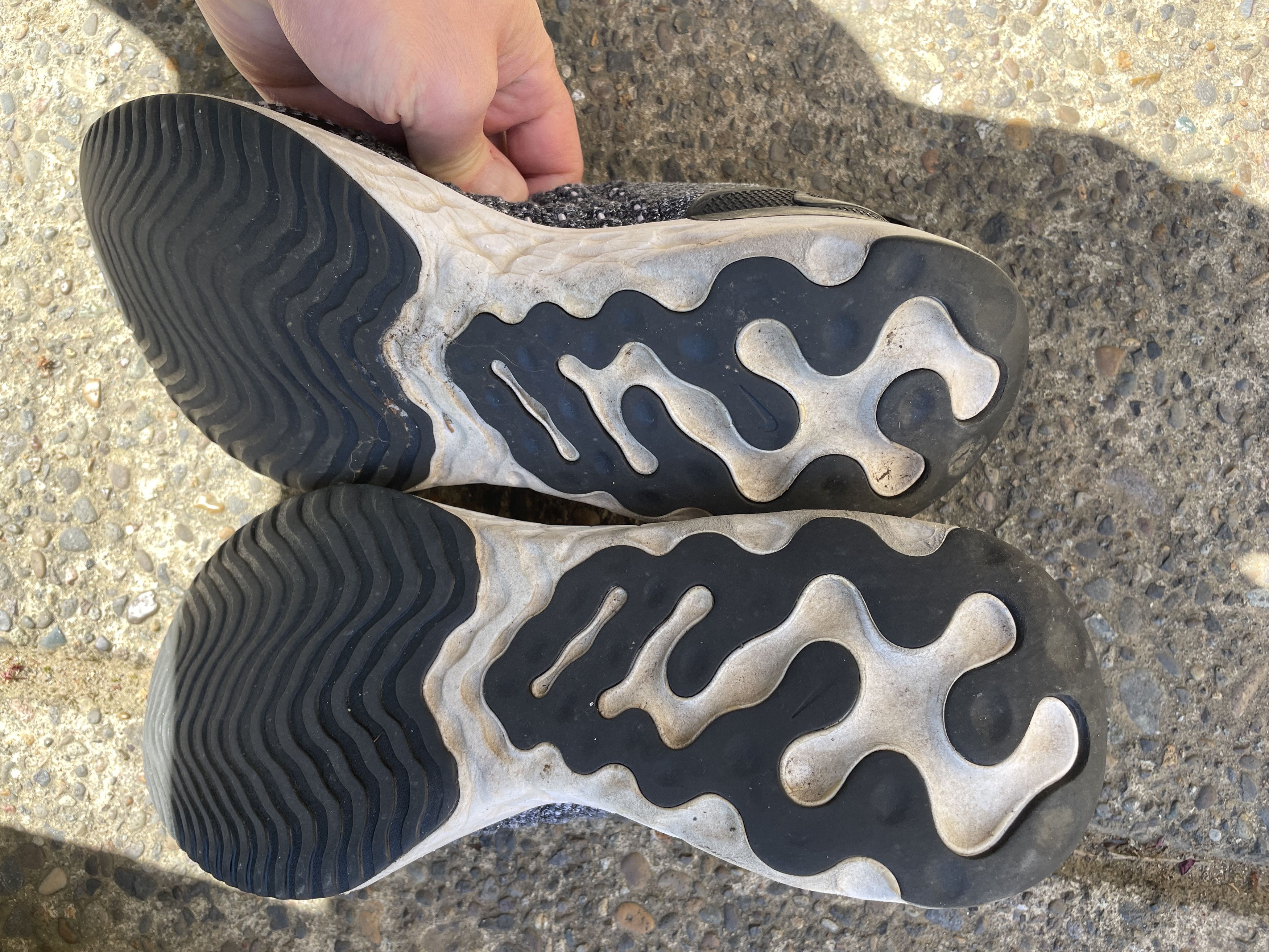 Nike Nike React Phantom Run Flyknit 2 Oreo - 6.5 Size US 6.5 / EU 39-40 - 5 Thumbnail