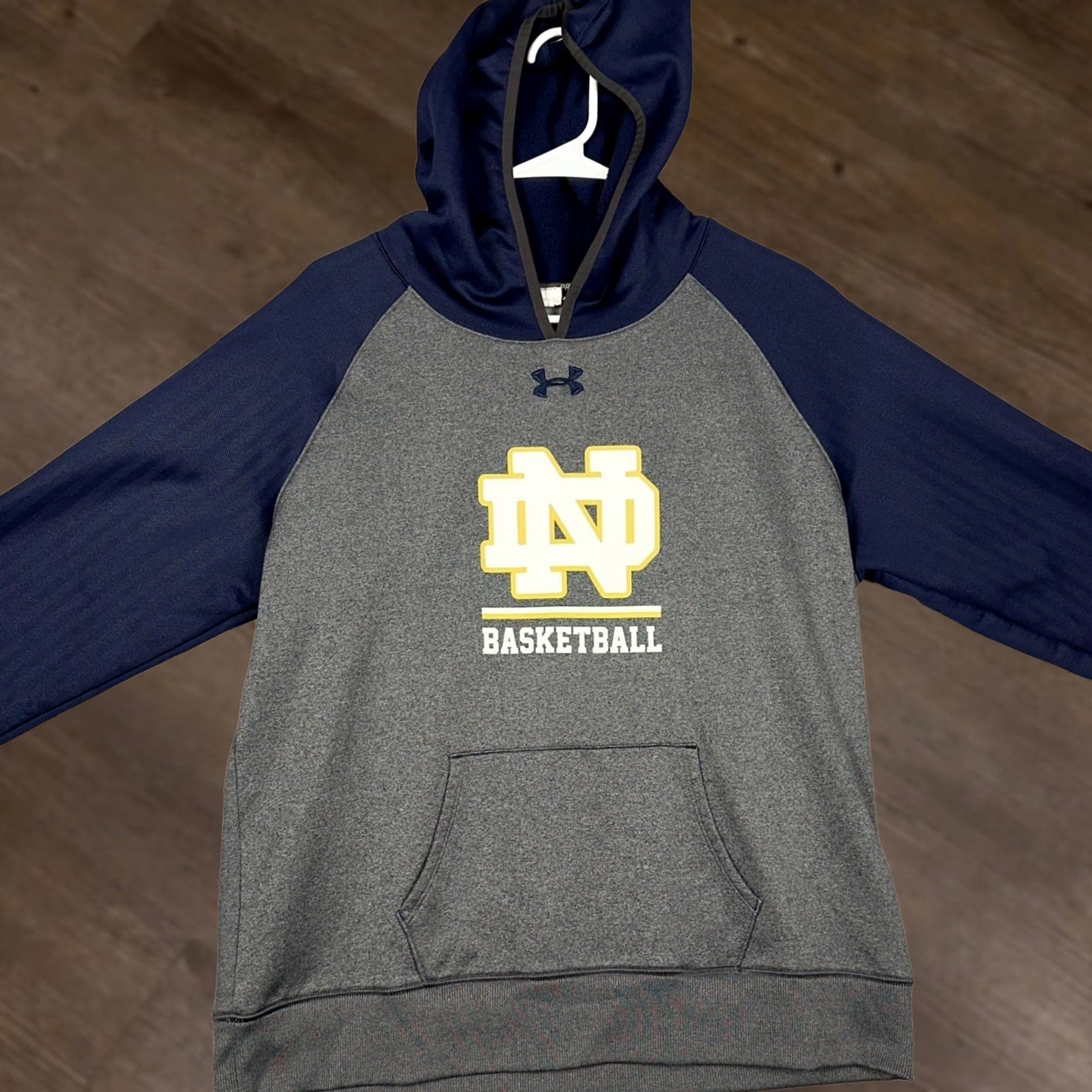 Under Armour Notre Dame Basketball Hoodie Mens Large Gray Navy Colorblock Pullover Sweatshirt Under Armour Hoodie Size US L / EU 52-54 / 3 - 1 Thumbnail