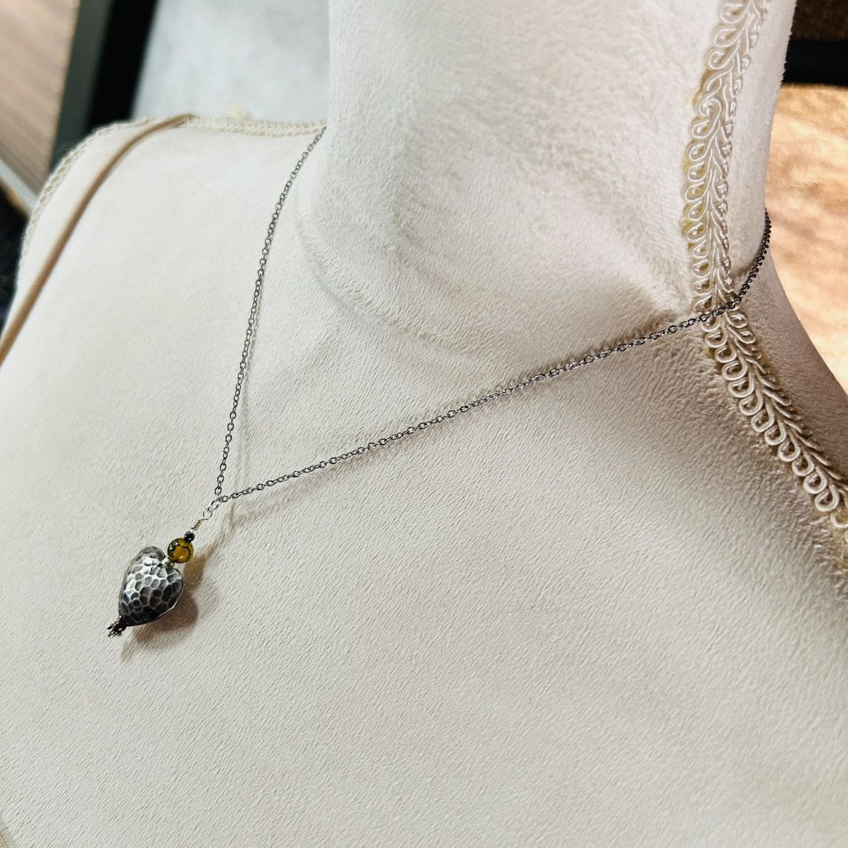 Handmade Handcrafted hammered bubble heart dragon vein necklace Size ONE SIZE - 3 Thumbnail