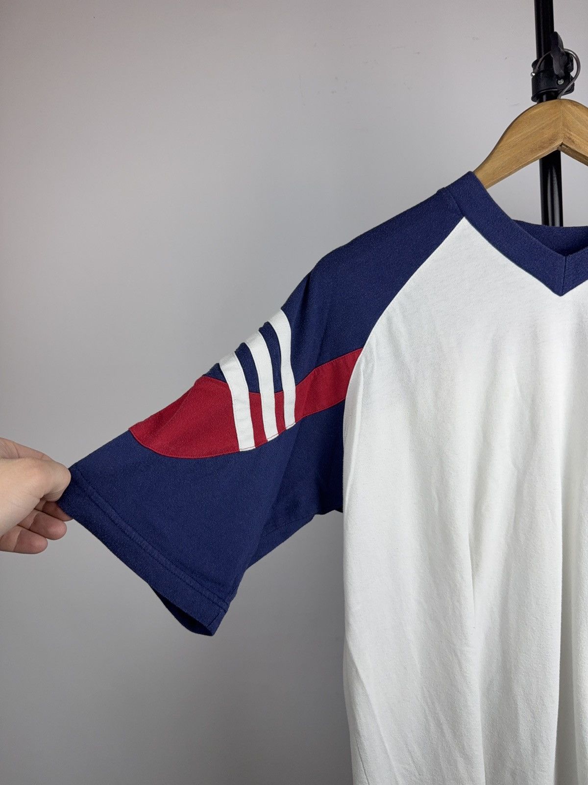 Adidas Retro Vintage Adidas V Neck T-Shirt 90s Stripes Logo Tee Size US M / EU 48-50 / 2 - 2 Thumbnail