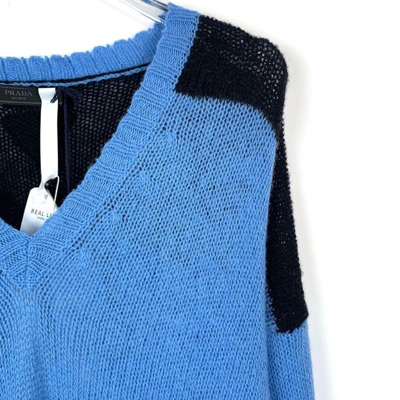 Prada Prada Blue and black color block V-neck knitted sweater 250 Size US L / EU 52-54 / 3 - 3 Thumbnail