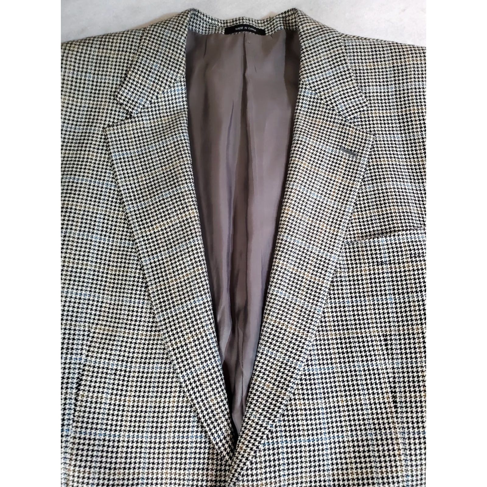 Chaps VINTAGE Chaps by Ralph Lauren Signature Blazer 46L Check Design 100% Silk Suit Coat Size 46R - 3 Thumbnail