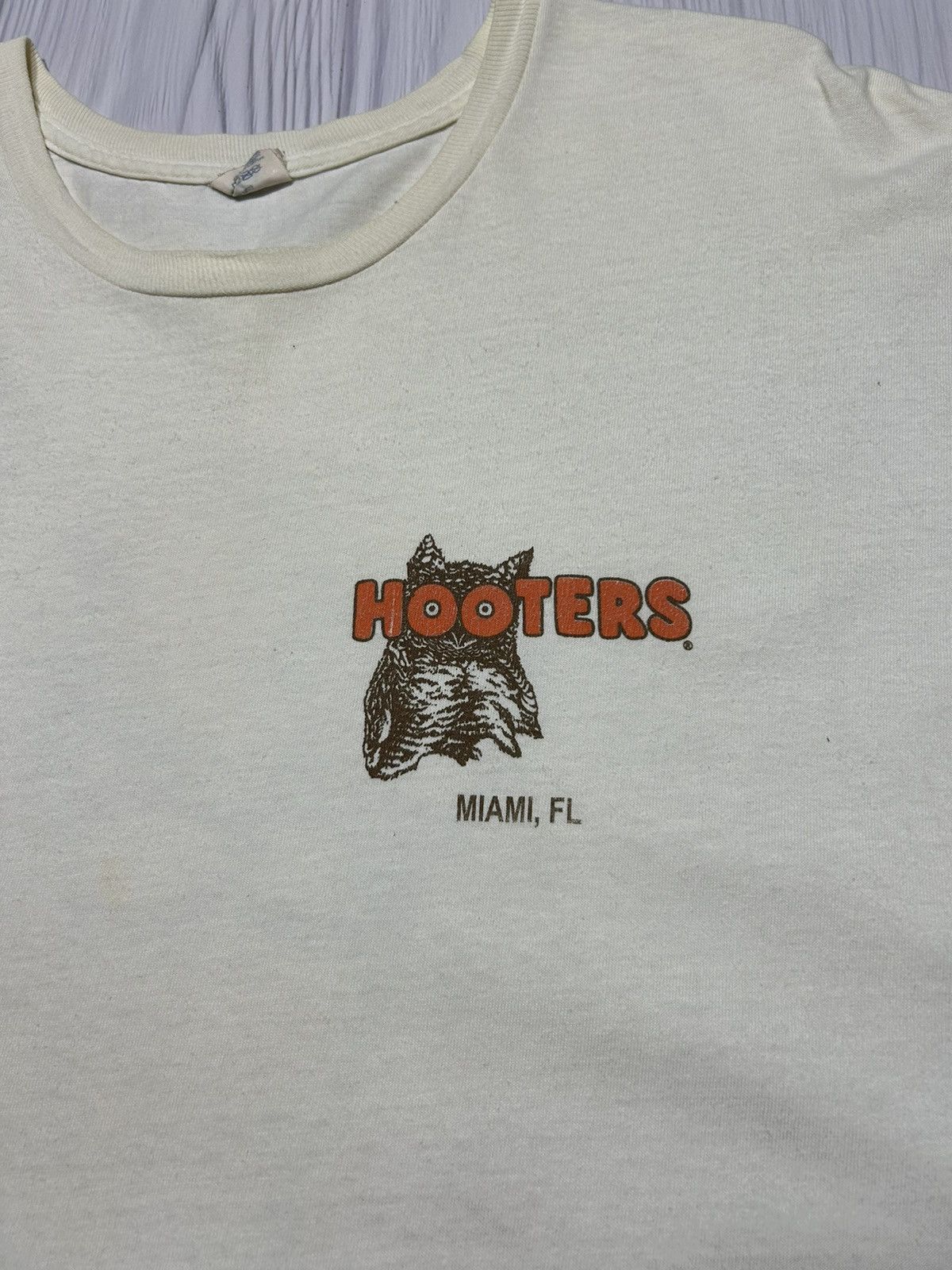 Vintage Vintage Hooters USA Girl Babe T-Shirt Y2K Size US XXL / EU 58 / 5 - 16 Thumbnail