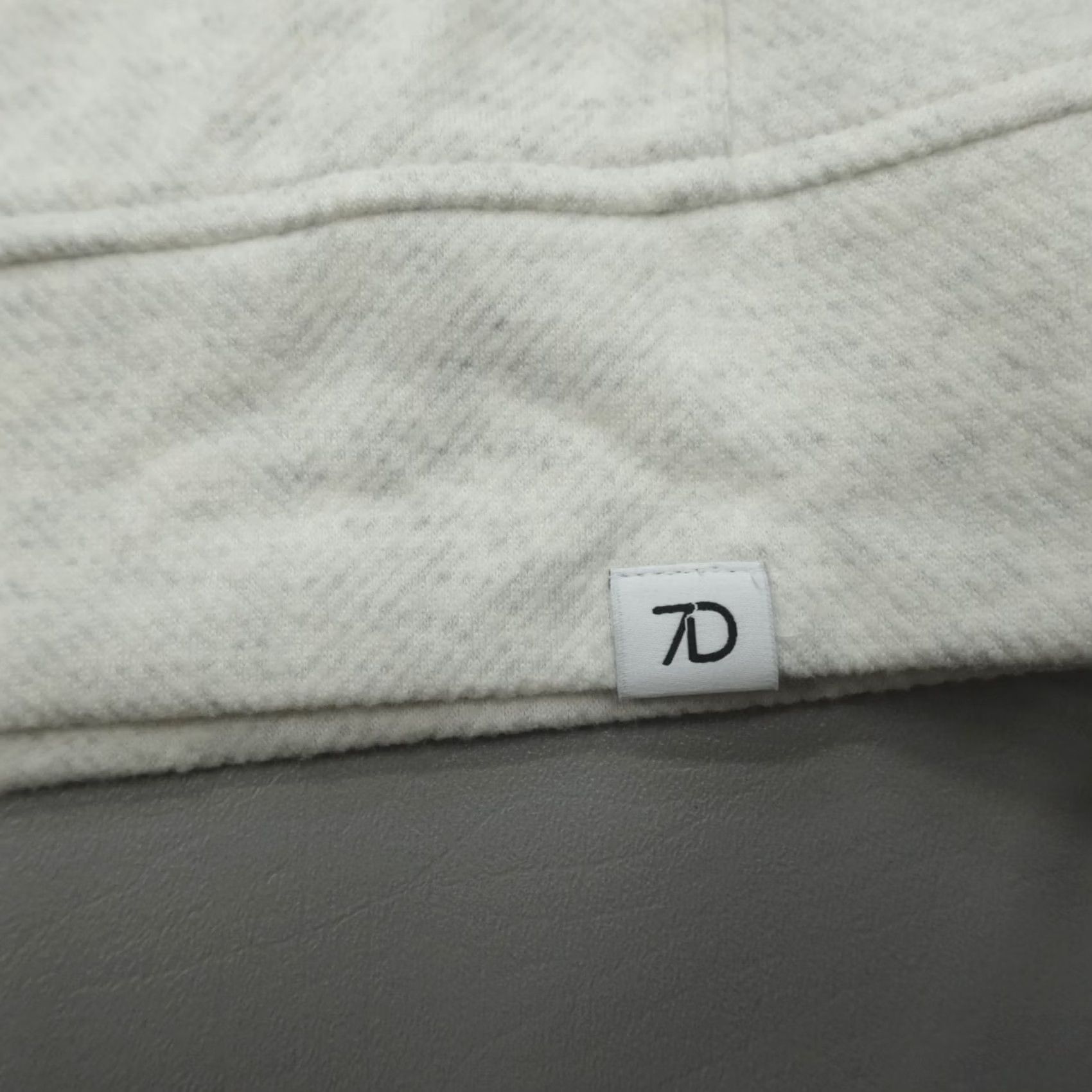Vintage 7 Diamonds Generation Hoodie Full Zip Mens Size L Beige Striped Double-Knit Shirt Mens Hoodie Beige Striped Full Zip Logo Embroidered Size US L / EU 52-54 / 3 - 3 Thumbnail
