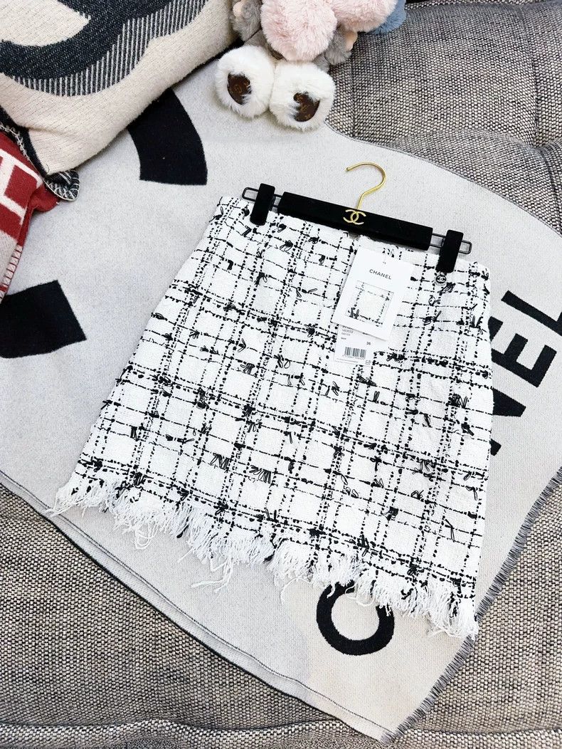 Chanel 22C Tweed Fringe Skirt - dmc
