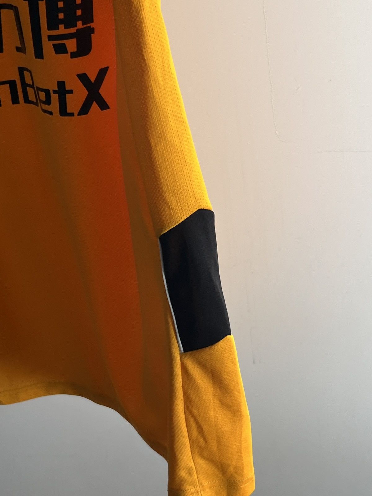 Castore Soccer Jersey Wolverhampton Wanderers 2021/2022 Wolves Home Size US L / EU 52-54 / 3 - 8 Thumbnail