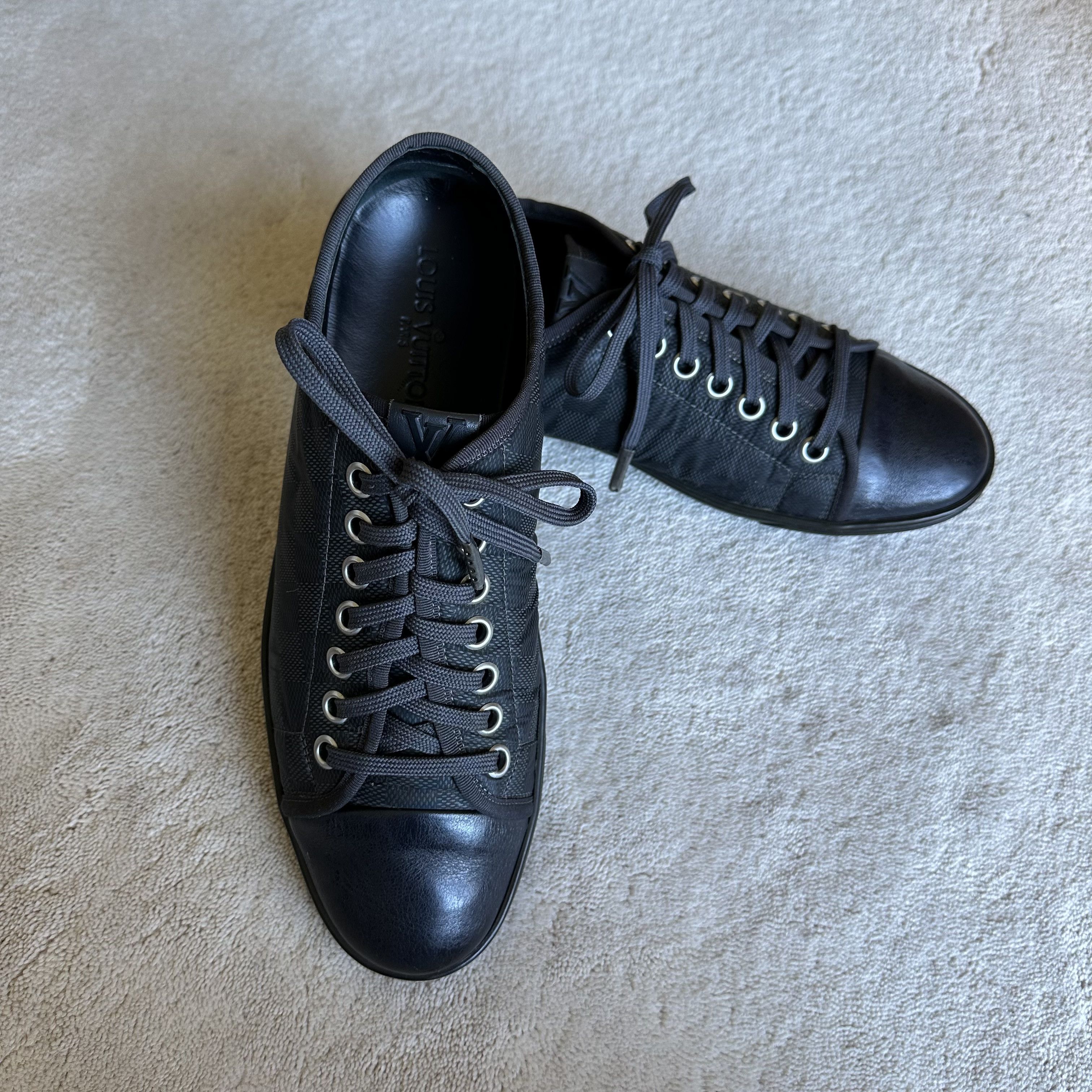 Louis Vuitton LOUIS VUITTON Damier Graphite LOW-TOP SNEAKERS Size 7.5 LV Size US 8.5 / EU 41-42 - 3 Thumbnail