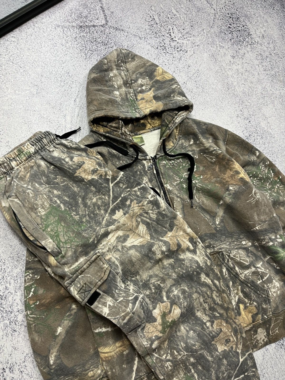 Japanese Brand Crazy Vintage Y2K Realtree Zip Hoodie and Pants Tracksuit Size US M / EU 48-50 / 2 - 5 Thumbnail