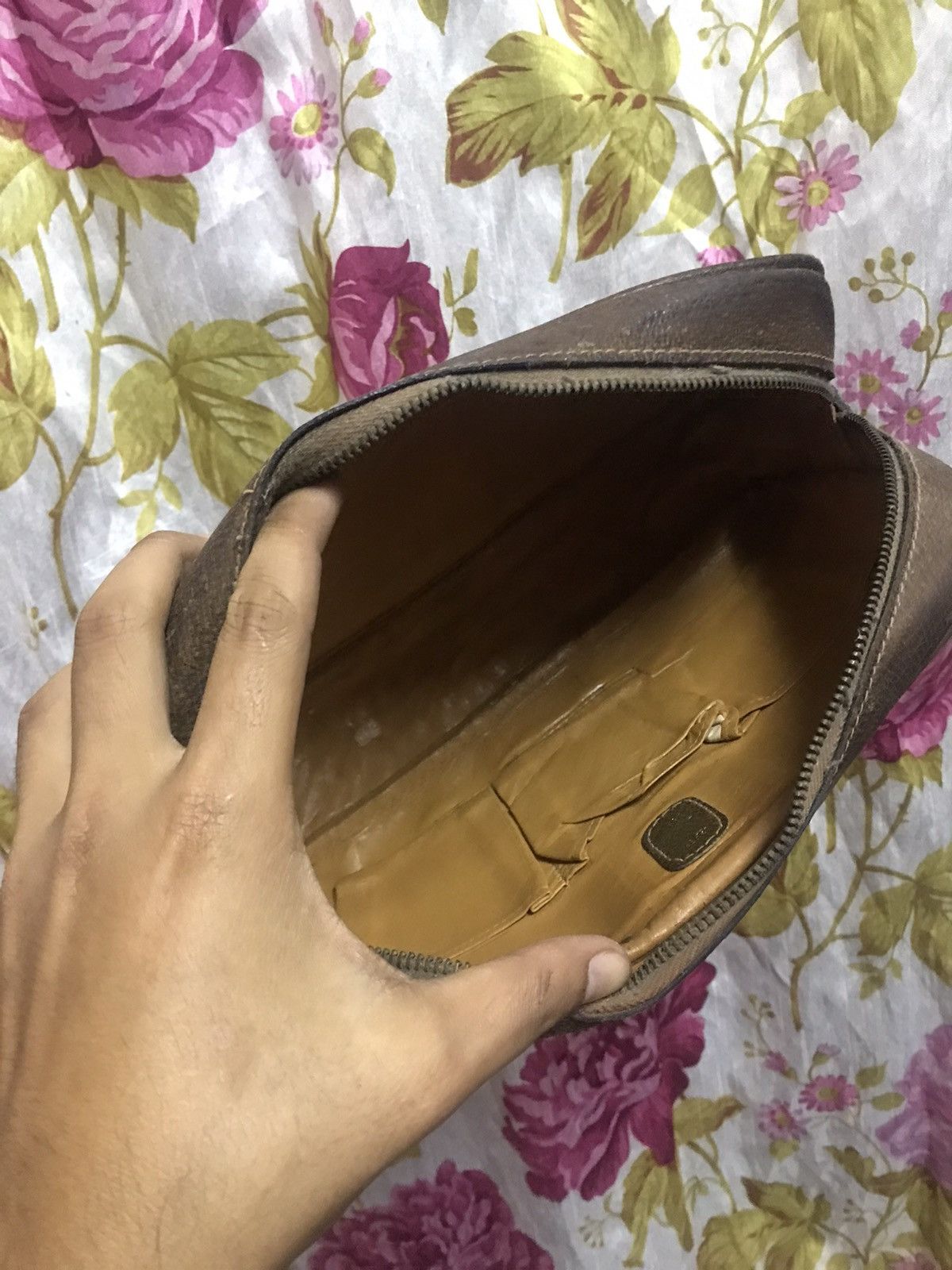 Gucci Vintage Gucci Gg Cluct Bag Size ONE SIZE - 2 Thumbnail