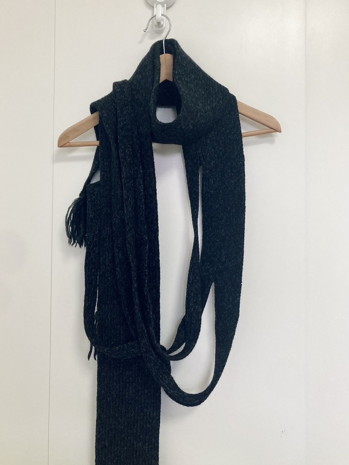 Dior DIOR HOMME BY HEDI SLIMANE 04AW/FW Multi-Strand Fringe Scarf Size ONE SIZE - 5 Thumbnail