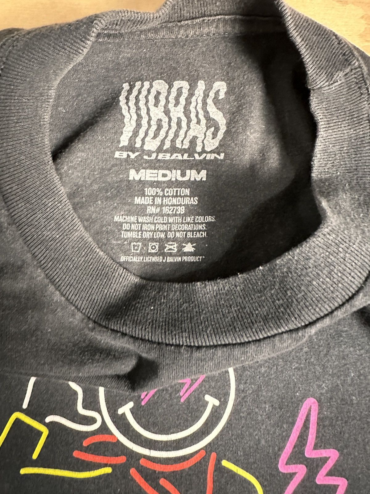 Rap Tees J Balvin x Vibras graphic tee in black and multi-colour Size US M / EU 48-50 / 2 - 5 Thumbnail