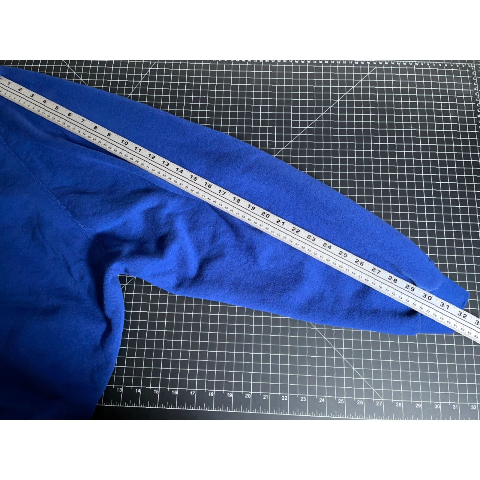 Tultex VINTAGE Tultex Sweatshirt Crewneck Raglan Sleeves Blue 3XL Men’s 90s Retro Solid Heavyweight Cotton Poly Fleece Pullover Size US XXL / EU 58 / 5 - 7 Thumbnail
