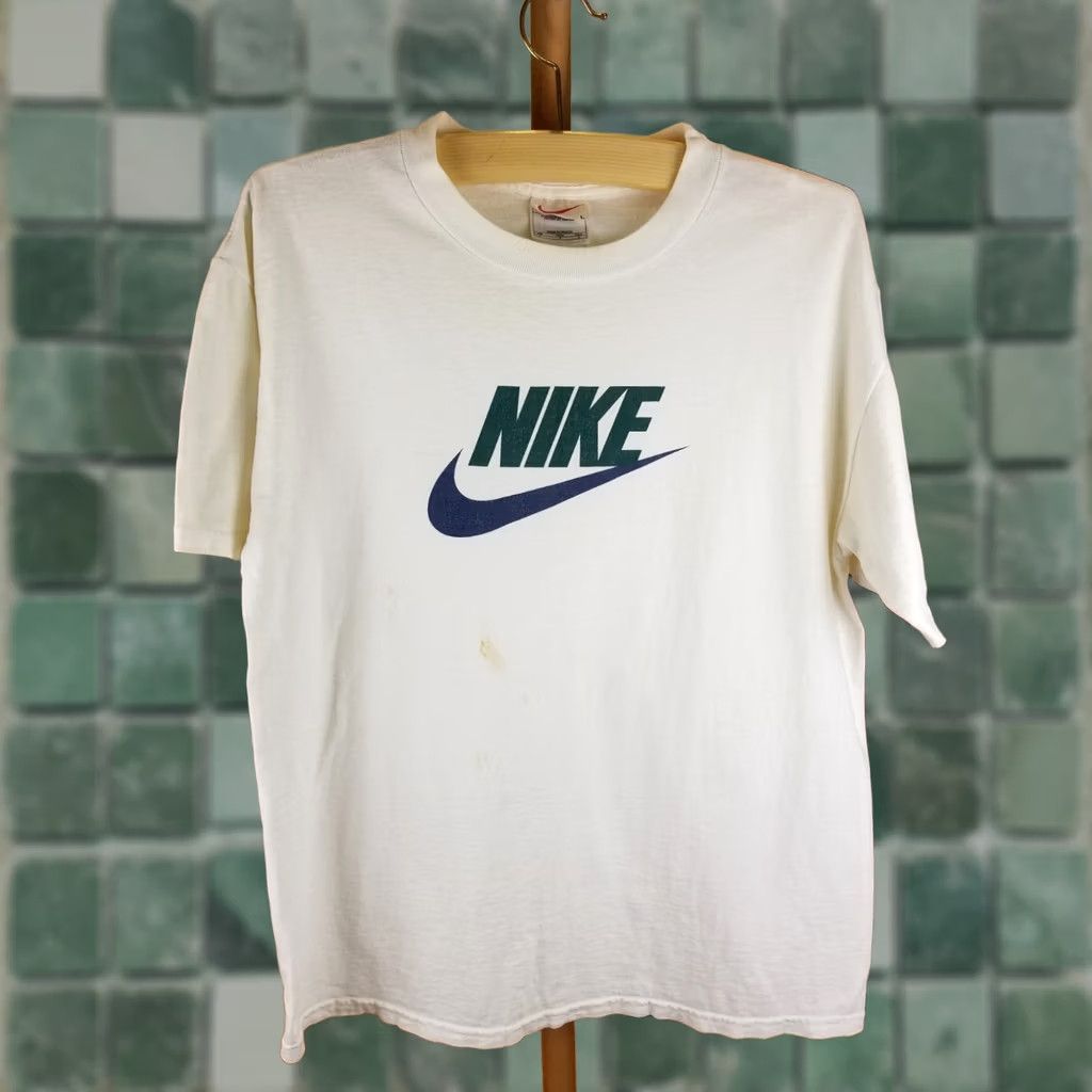 Nike VINTAGE 90' NIKE T-SHIRT WHITE COTTON LOGO LARGE Mens Size US L / EU 52-54 / 3 - 1 Thumbnail