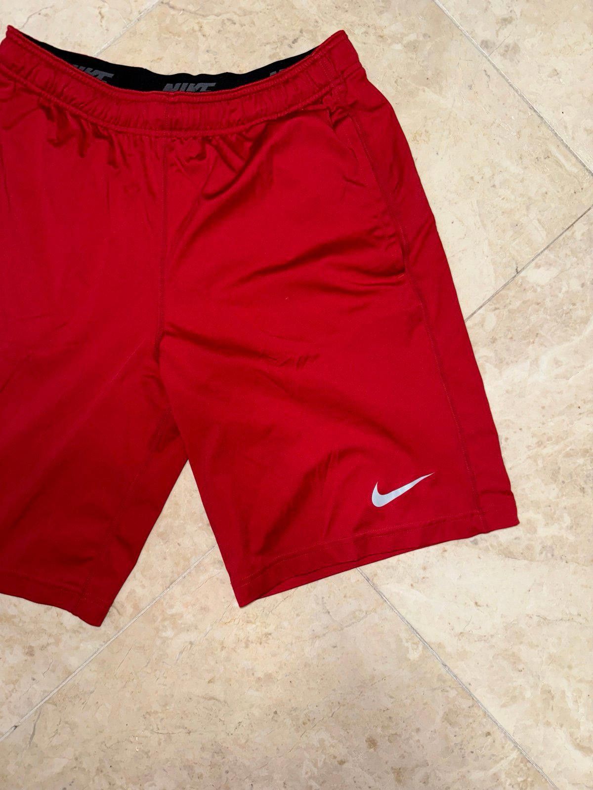 Nike Nike Men’s Dri-Fit Red Elastic Athletic Shorts Rare Sz S EUC Size US 30 / EU 46 - 2 Thumbnail