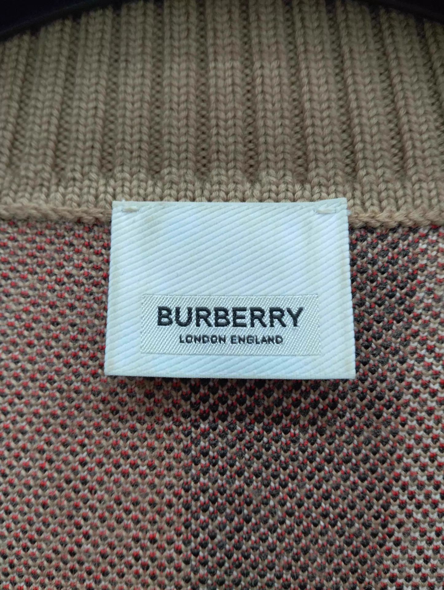 Burberry Burberry check V-neck single-breasted longsleeve sweater S Size S / US 4 / IT 40 - 4 Thumbnail