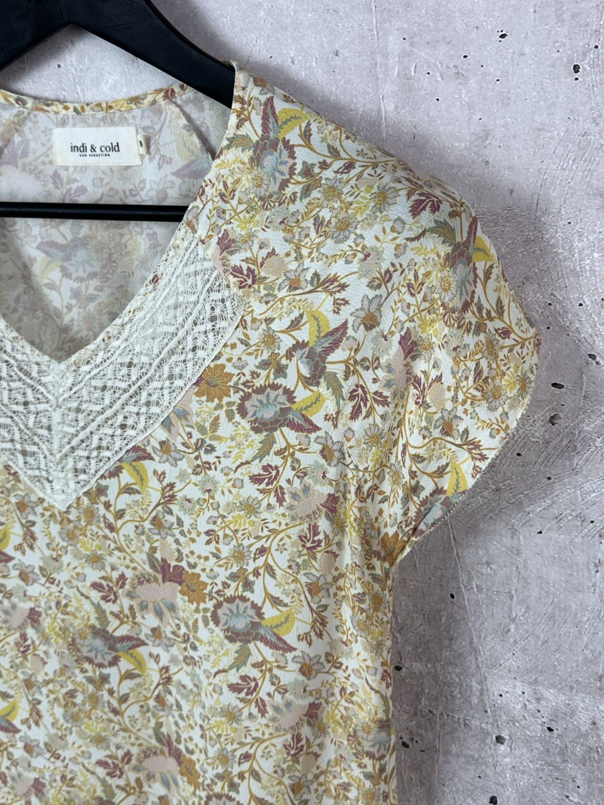 Other Indi & Cold Floral Printed Short Sleeve Women’s Blouse Size M / US 6-8 / IT 42-44 - 5 Thumbnail