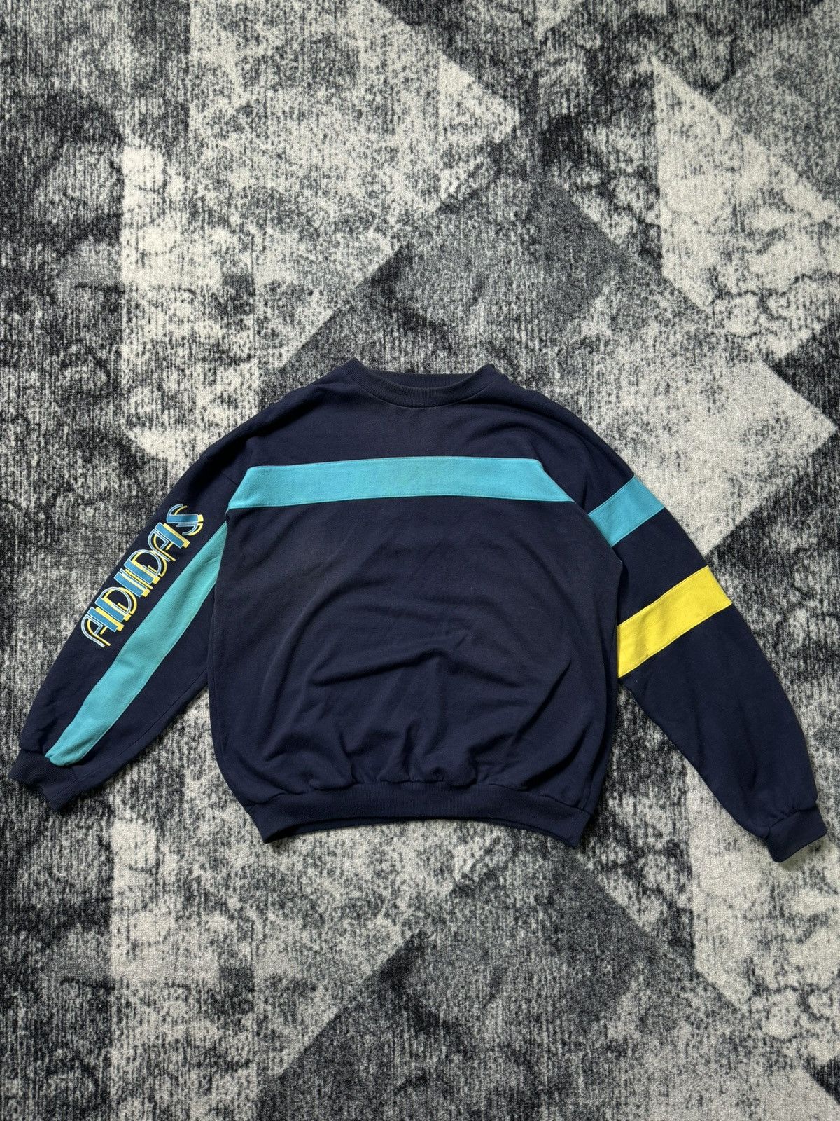 Adidas Vintage Adidas Sweatshirt Y2K STYLE 90s Big Logo Size US XL / EU 56 / 4 - 2 Thumbnail