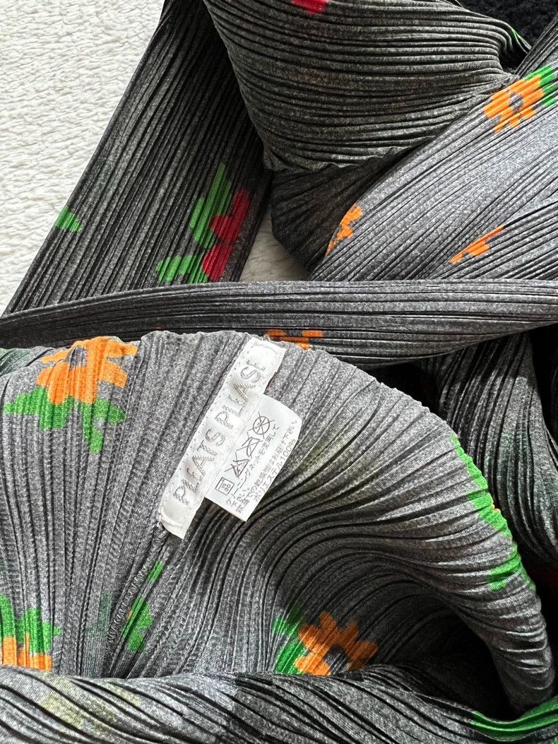 Issey Miyake Issey Miyake size:4 A grey floral top Size M / US 6-8 / IT 42-44 - 5 Thumbnail