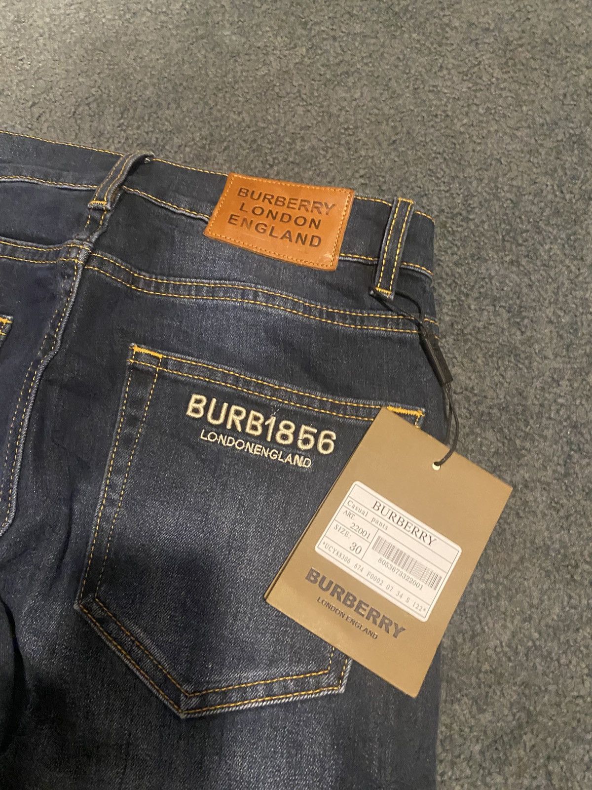 Burberry × Designer BURBERRY SLIM FIT JEANS Size US 30 / EU 46 - 3 Thumbnail