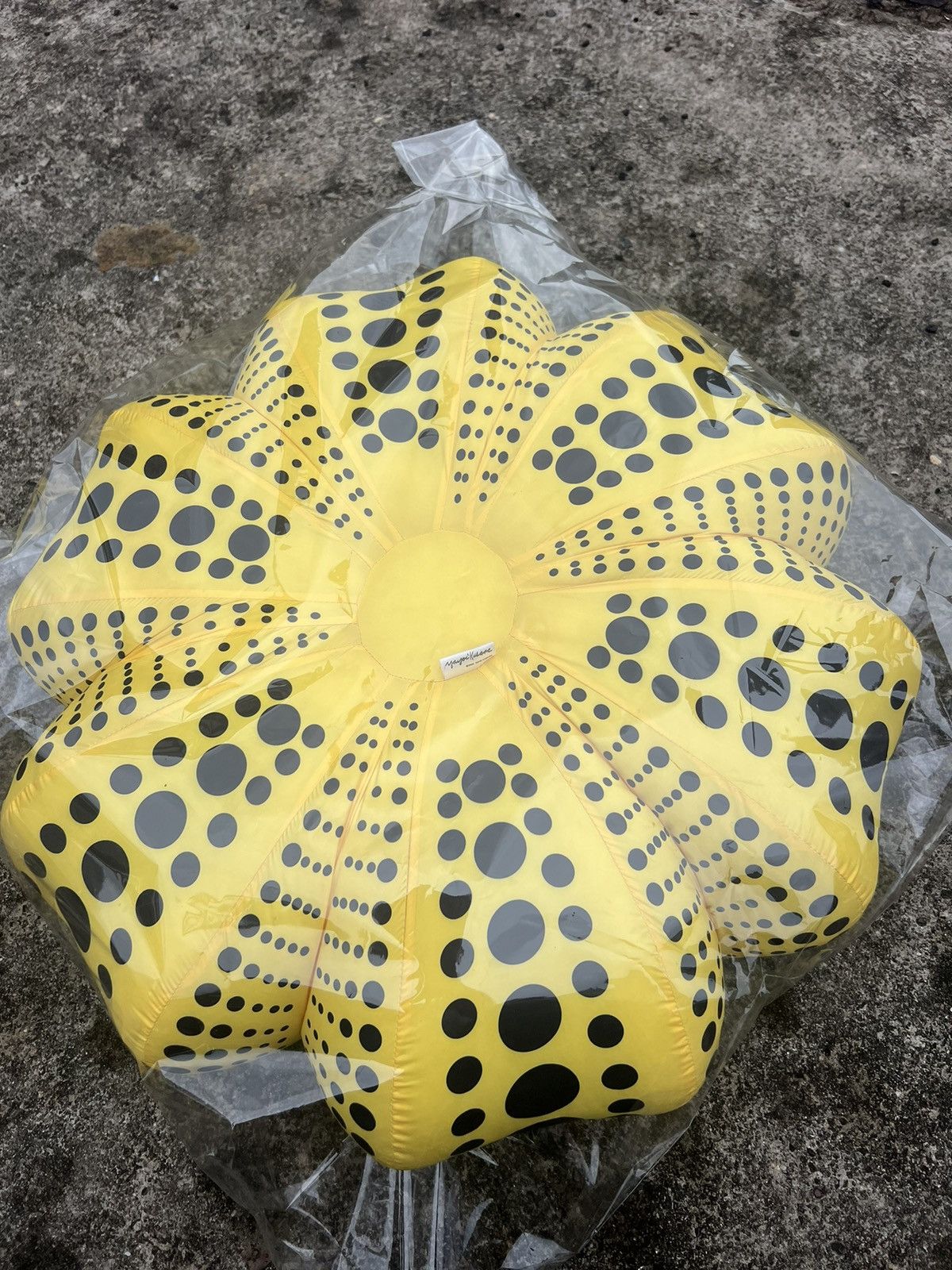 Yayoi Kusama Yayoyi pumpkin Plush Soft sculpture Large Size ONE SIZE - 2 Thumbnail