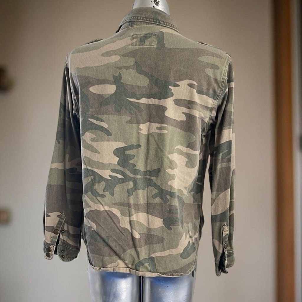 Forever 21 Forever 21 Camouflage Button-Up jeans Shirt-Jacket size S Size XS / US 0-2 / IT 36-38 - 4 Thumbnail
