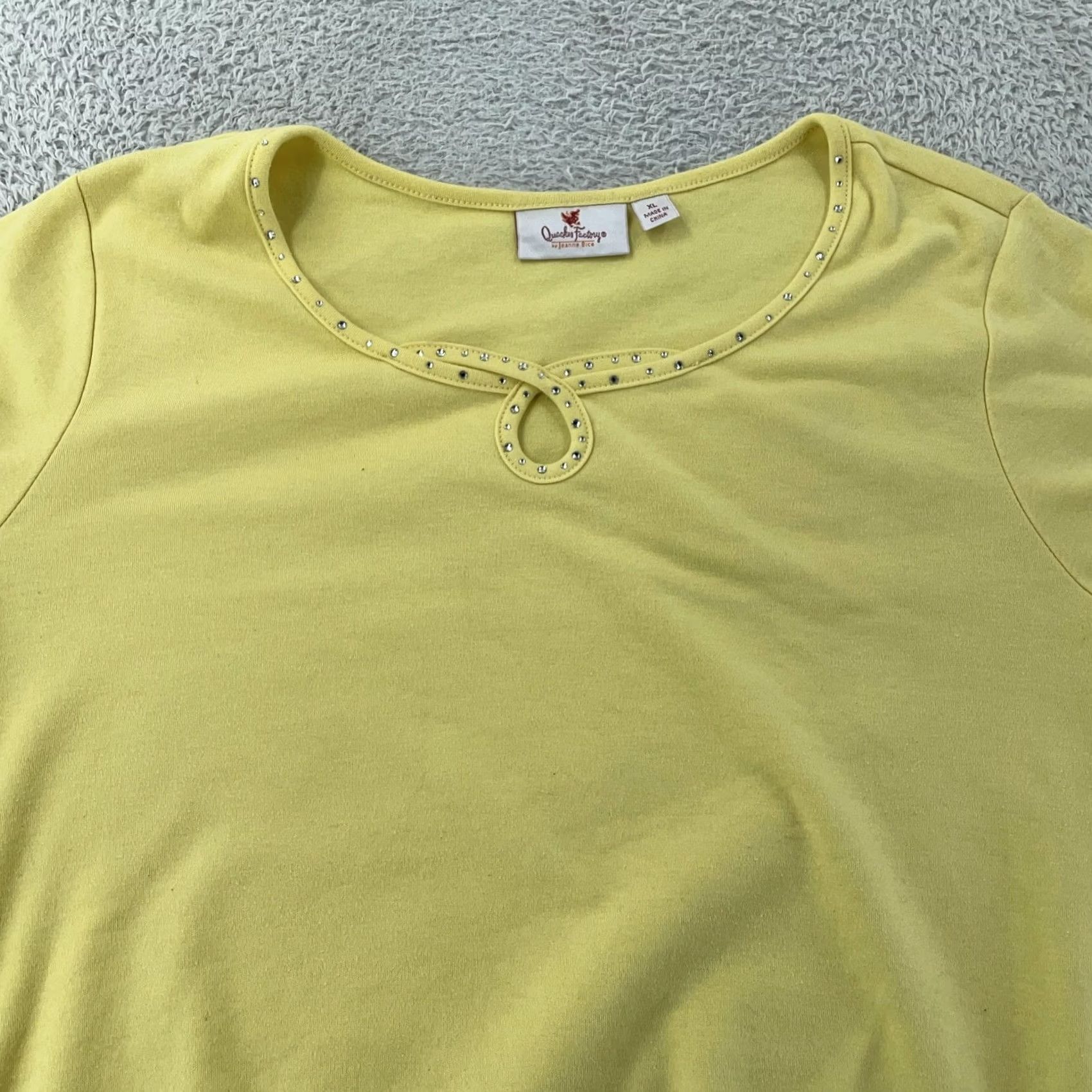 Quacker Factory Quacker Factory Shirt Womens XL Yellow Embellished Keyhole Cutout Scoop Neck Tee Rhinestone Accent Size XL / US 12-14 / IT 48-50 - 2 Thumbnail