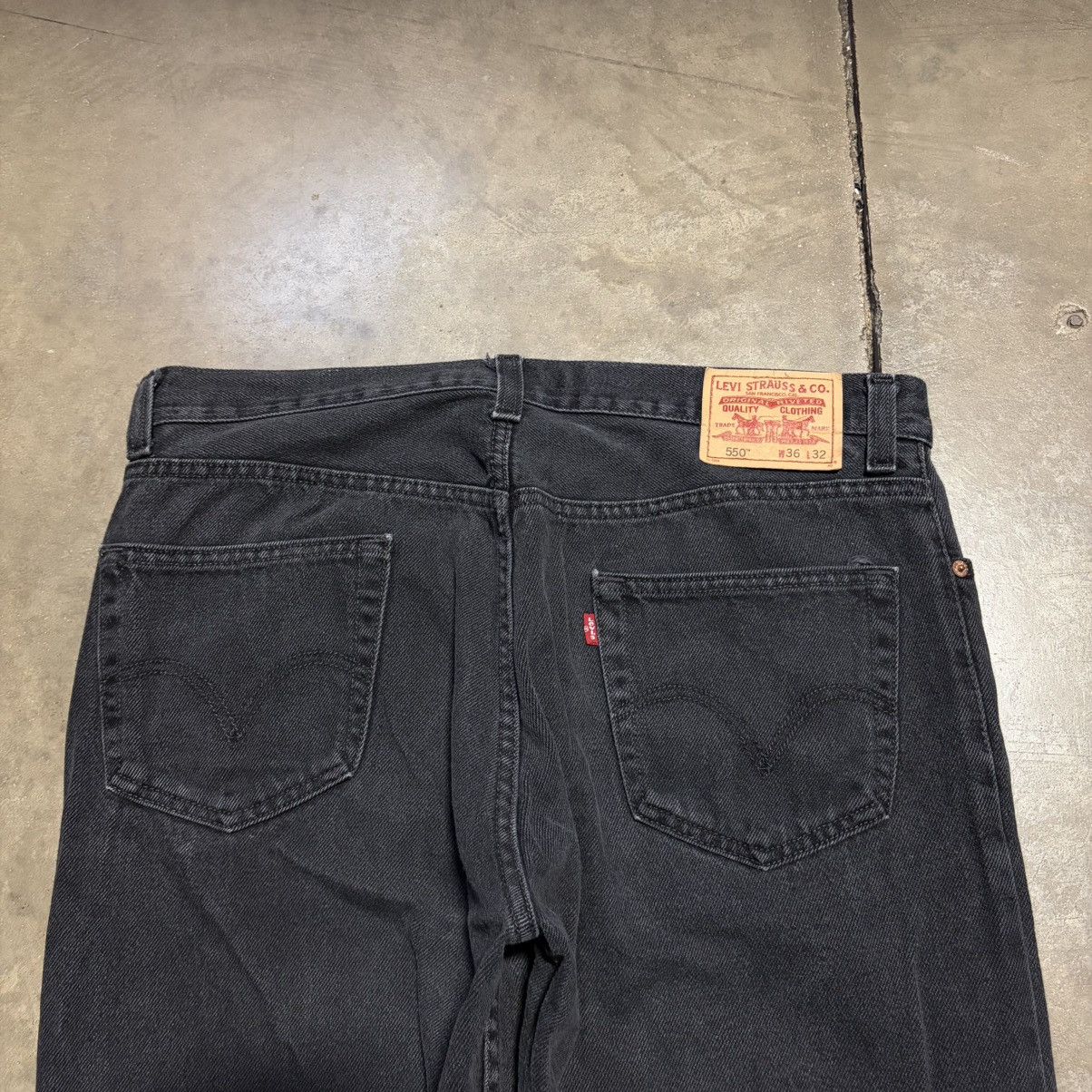 Levi's Vintage Levis 550 Black Denim Jeans Faded Baggy Grunge Punk Size US 36 / EU 52 - 9 Thumbnail