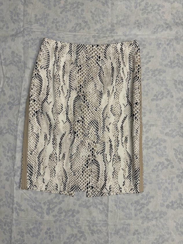 Designer White House | Black Market Snake Print Pencil Skirt Size 27" / US 4 / IT 40 - 1 Thumbnail