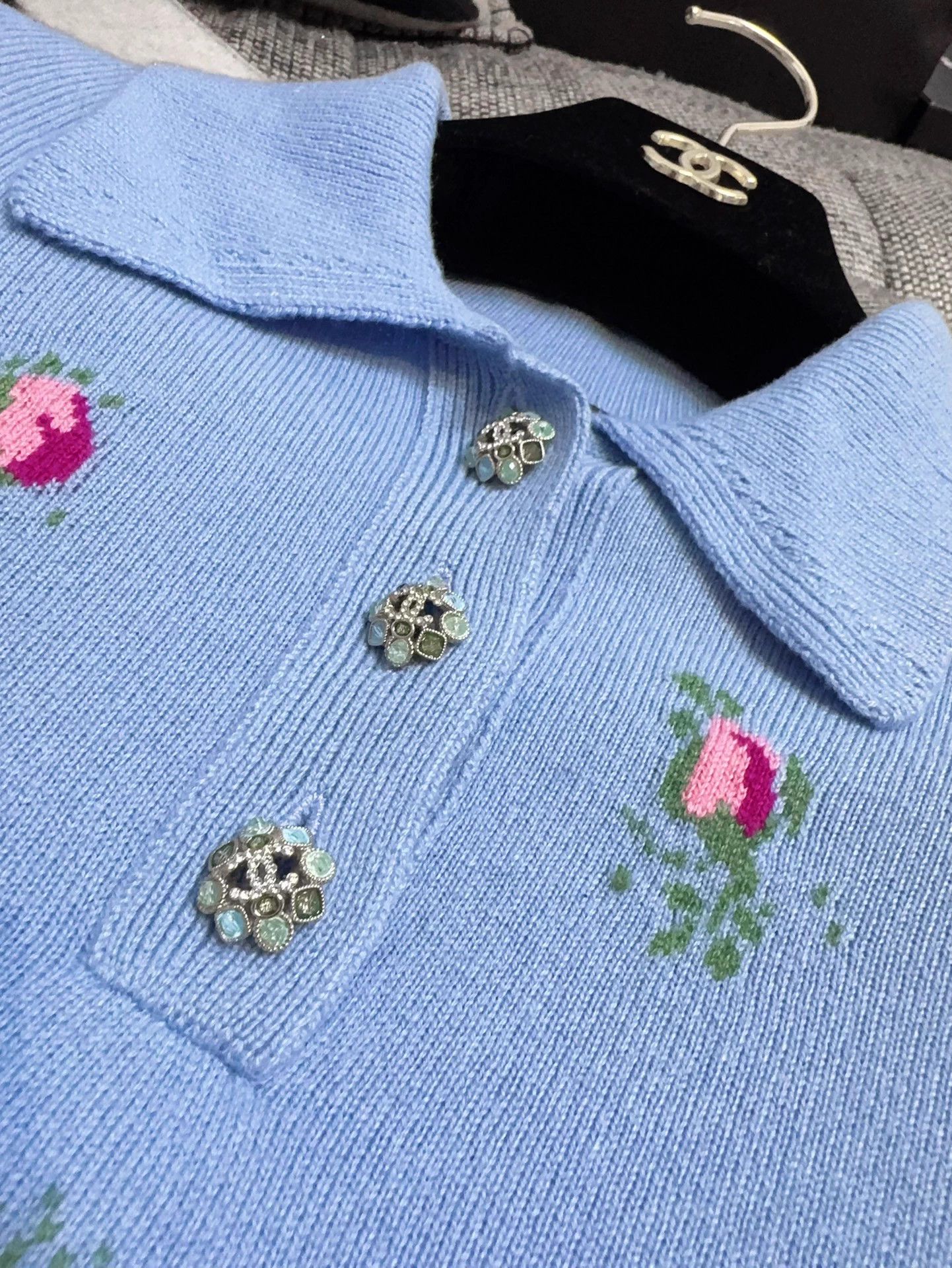 Chanel Chanel 22K Light Blue Floral Gemstone Cashmere Polo Shirt Size XS / US 0-2 / IT 36-38 - 3 Thumbnail