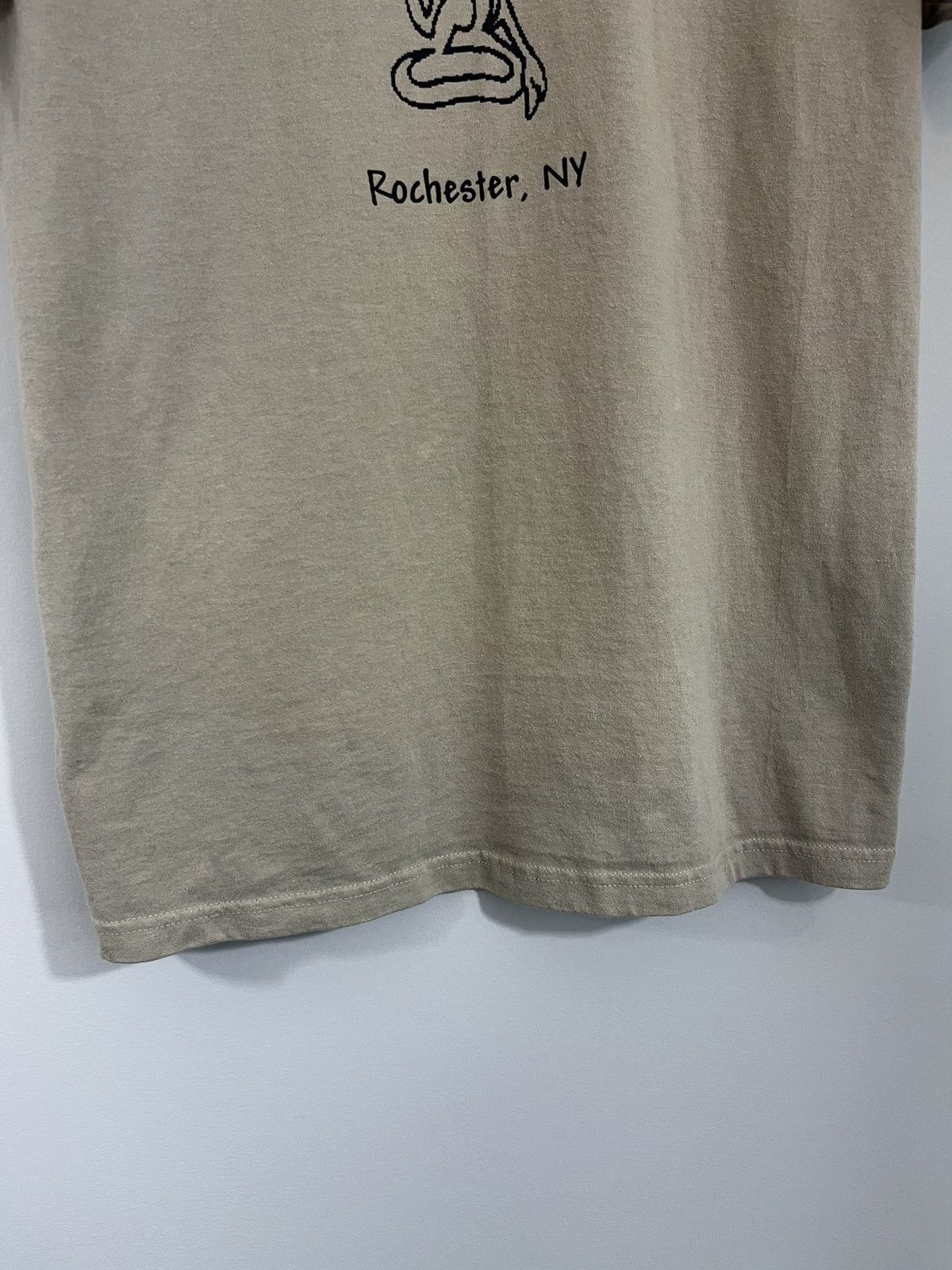 Vintage Vintage Hindu Summer Camp Distressed Faded 2000s Y2K Tee Size US M / EU 48-50 / 2 - 6 Thumbnail
