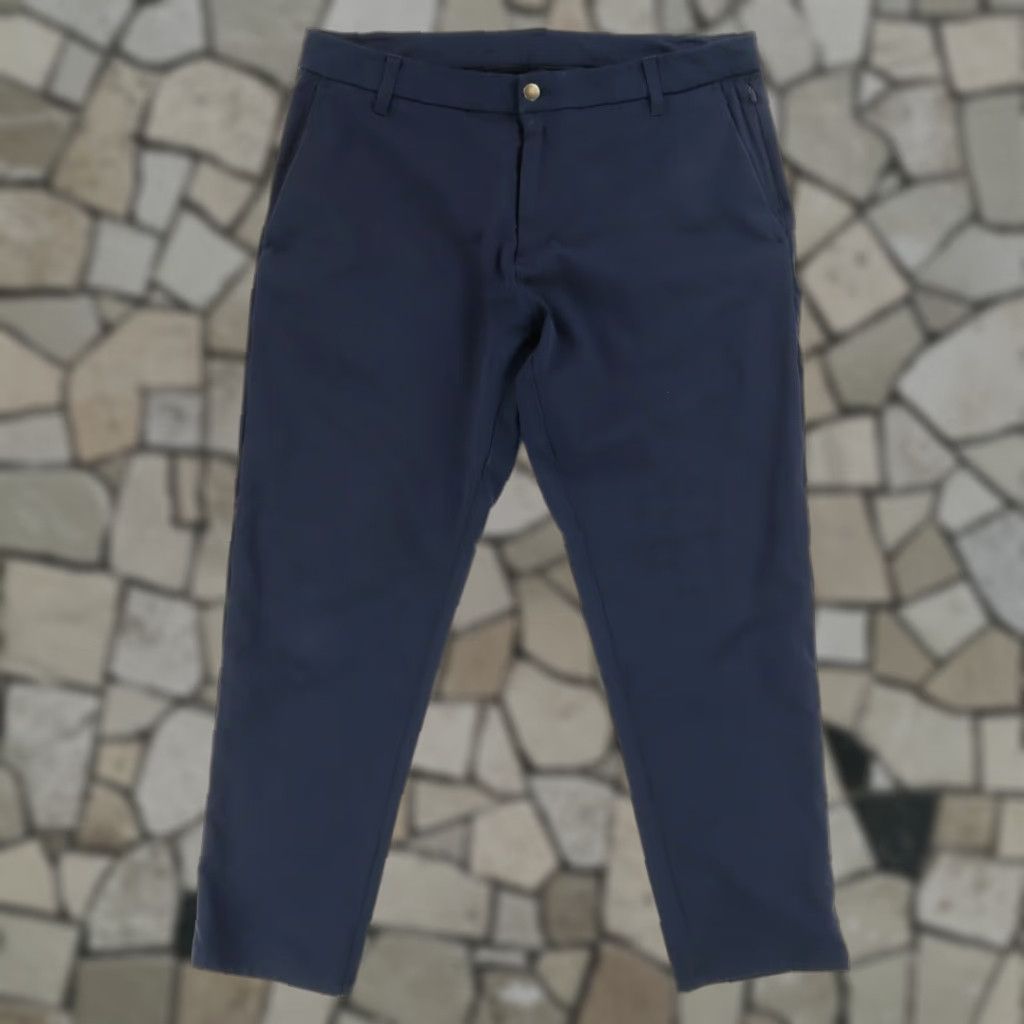 Lululemon Lululemon Commission Classic 30 Polyester Chino Pants Navy Blue Men 36 Navy Blue Mens Regular Chino Pants Size US 36 / EU 52 - 1 Thumbnail