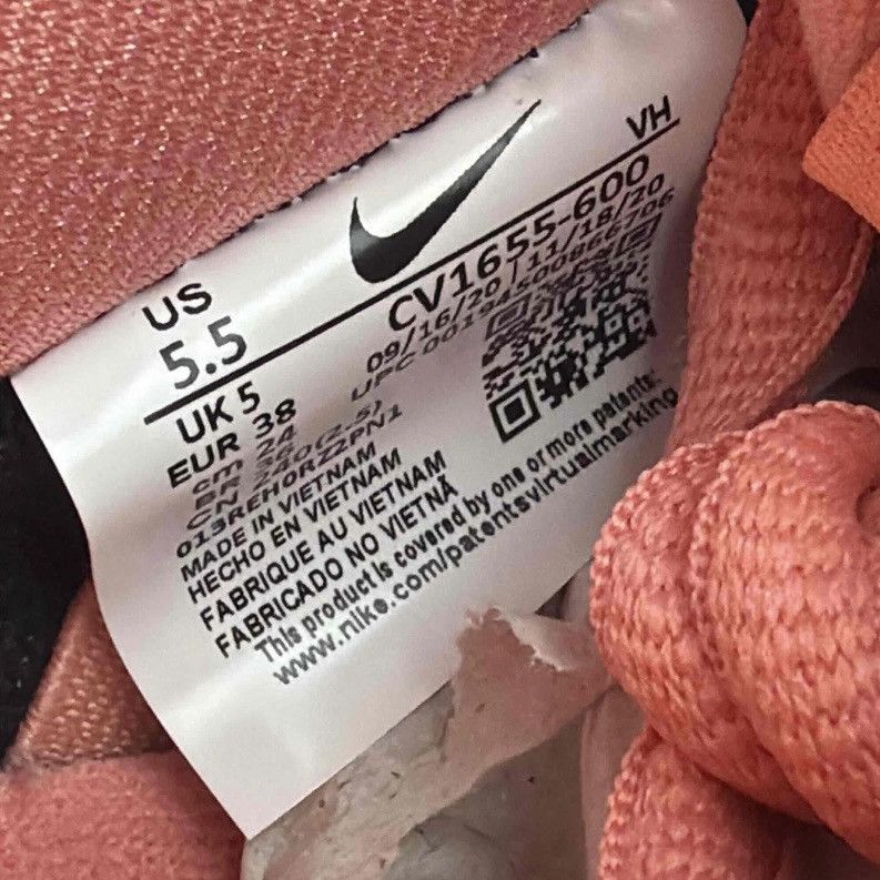 Nike NEW Nike SB Dunk Low Pink Pig Size 5.5 / 7W CV1655-600 Rare Size US 5.5 / EU 38 - 8 Thumbnail