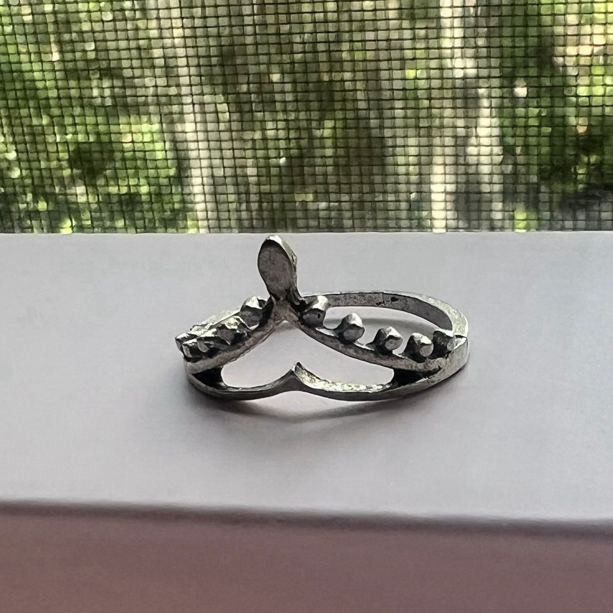 Vintage New Boho Antique Silver Double Crown Chevron Stackable Ring Size ONE SIZE - 1 Thumbnail