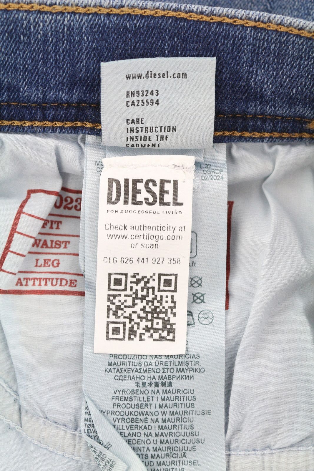 Diesel 2023 D-FINITIVE 0GRDP W31/L32 Regular Tapered 85408 Size US 31 - 8 Thumbnail