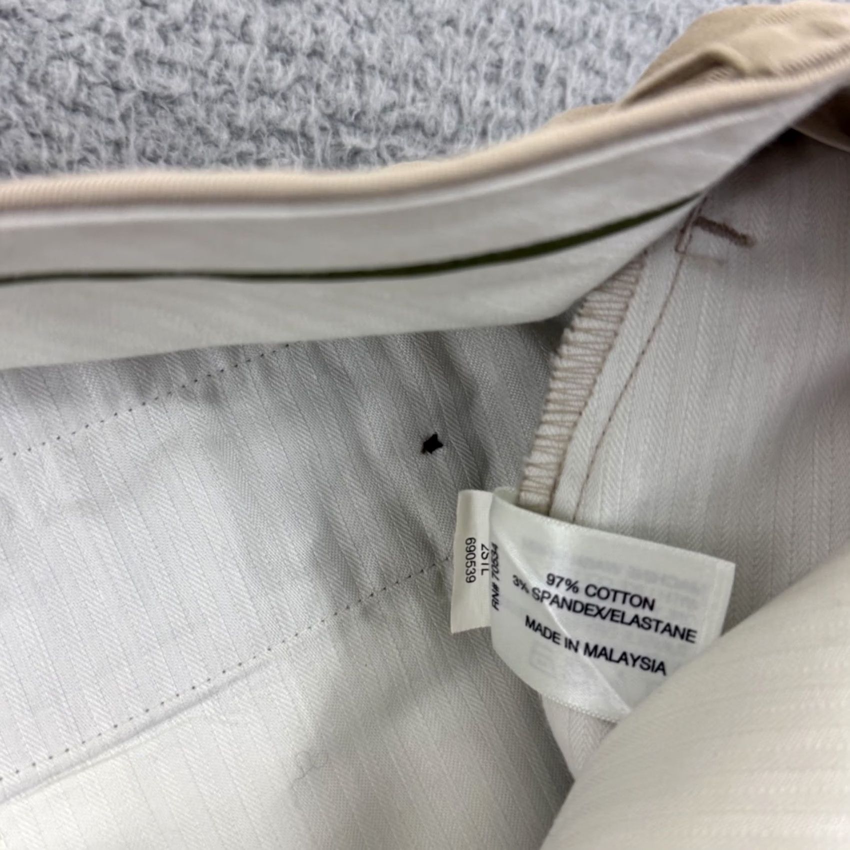 Orvis Orvis Pants Men’s 35 X 34 Beige Khaki Pleated Twill Chino Outdoor Casual Regular Straight Vintage No N/A Size US 35 - 6 Thumbnail