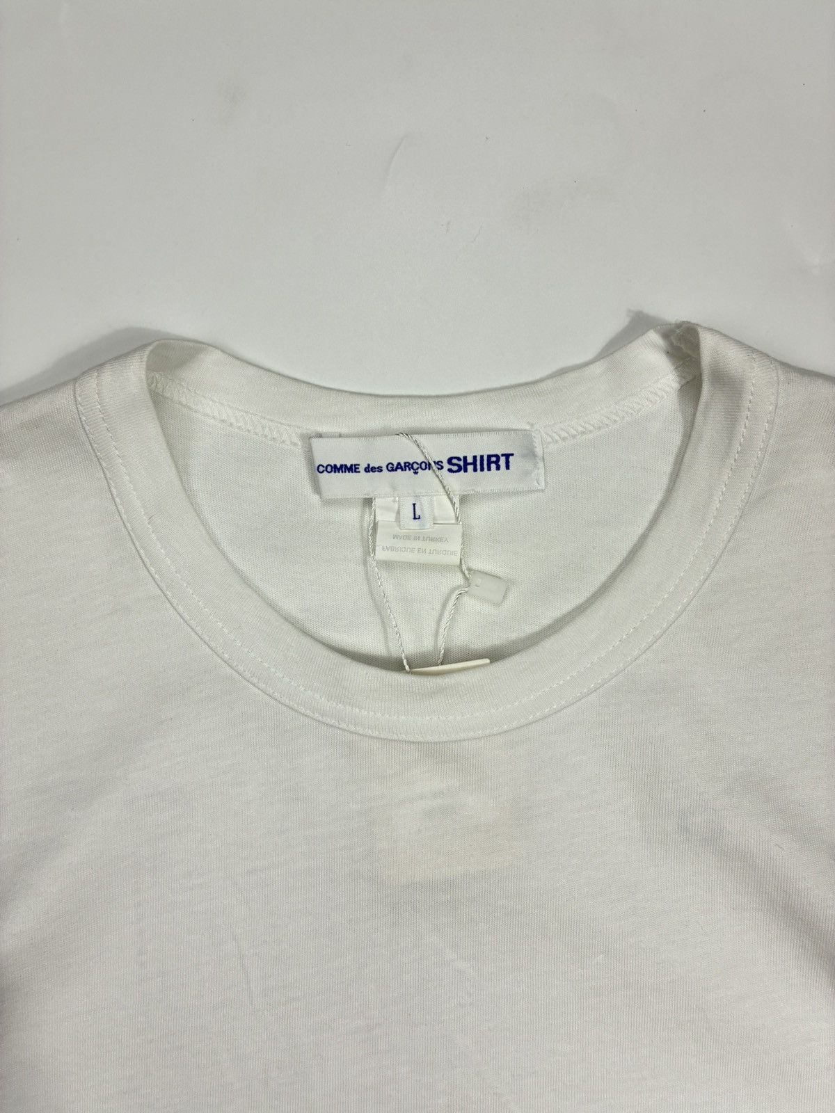 Comme des Garcons Comme des Garçons SHIRT Logo Print T-Shirt (White) Size US L / EU 52-54 / 3 - 3 Thumbnail