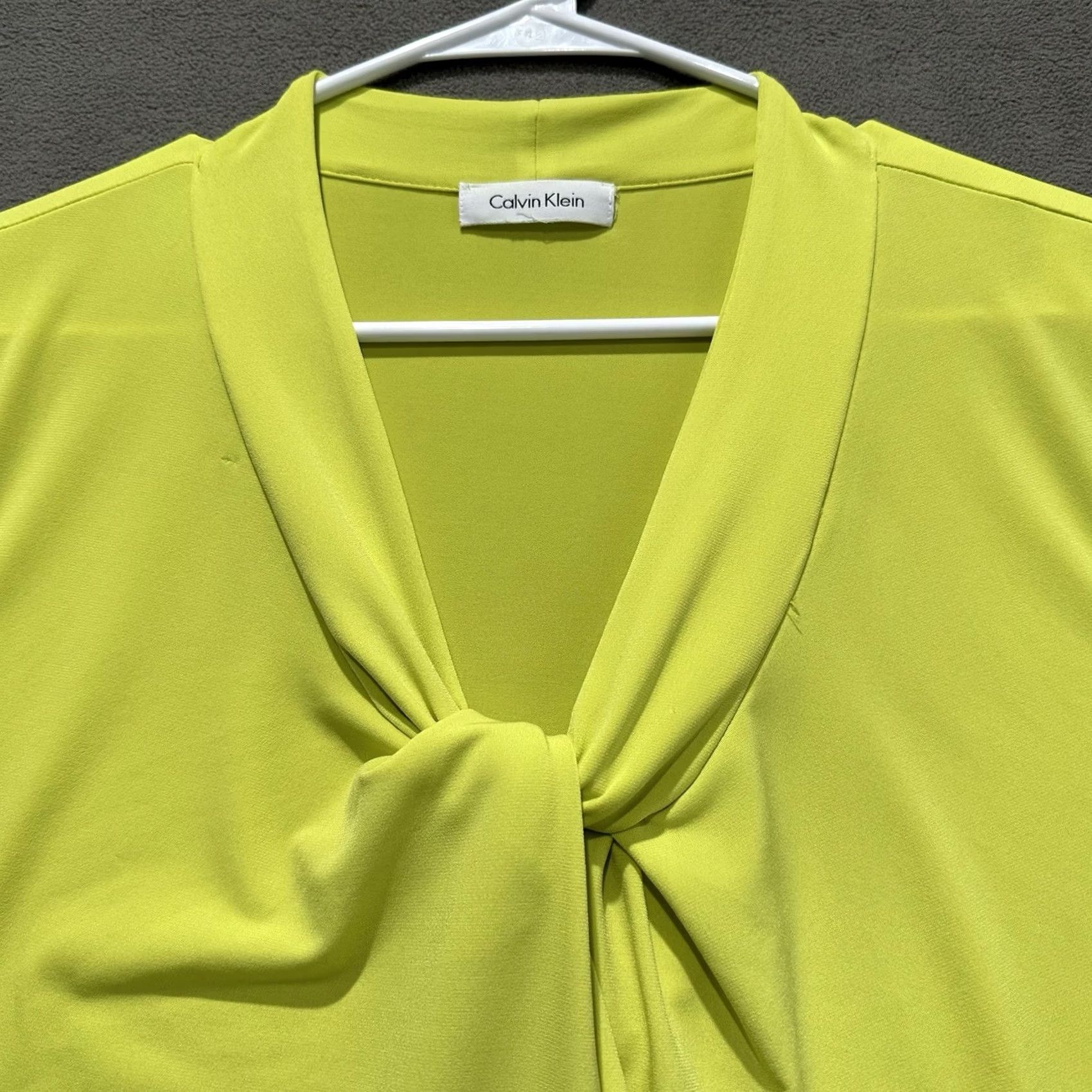 Calvin Klein Calvin Klein Blouse Womens 2X Neon Yellow Twist Neck Top Sleeveless Stretch GUC Size XXL / US 16-18 / IT 52-54 - 3 Thumbnail