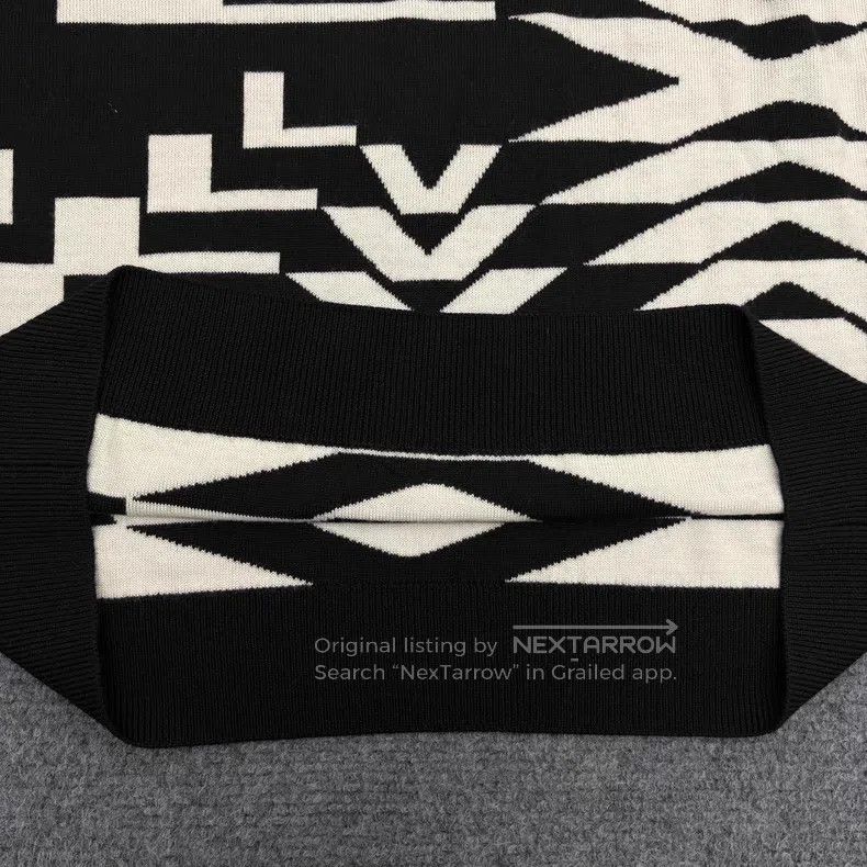 Louis Vuitton Louis Vuitton Black and white jacquard logo sweater Size US M / EU 48-50 / 2 - 5 Thumbnail