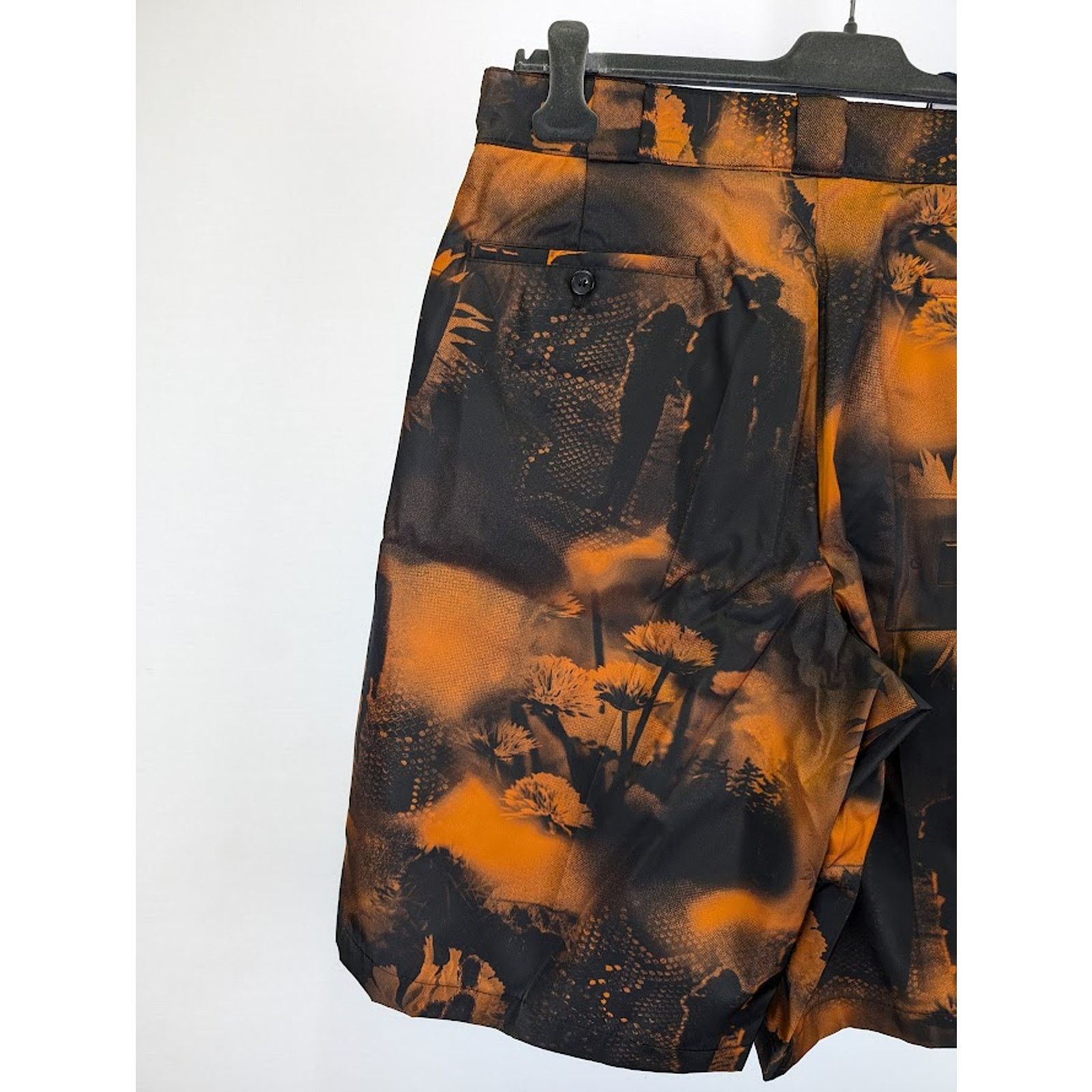 Prada o1rshd1 Re-Nylon Human Pantalone Shorts in Arancio Size US 34 / EU 50 - 12 Thumbnail