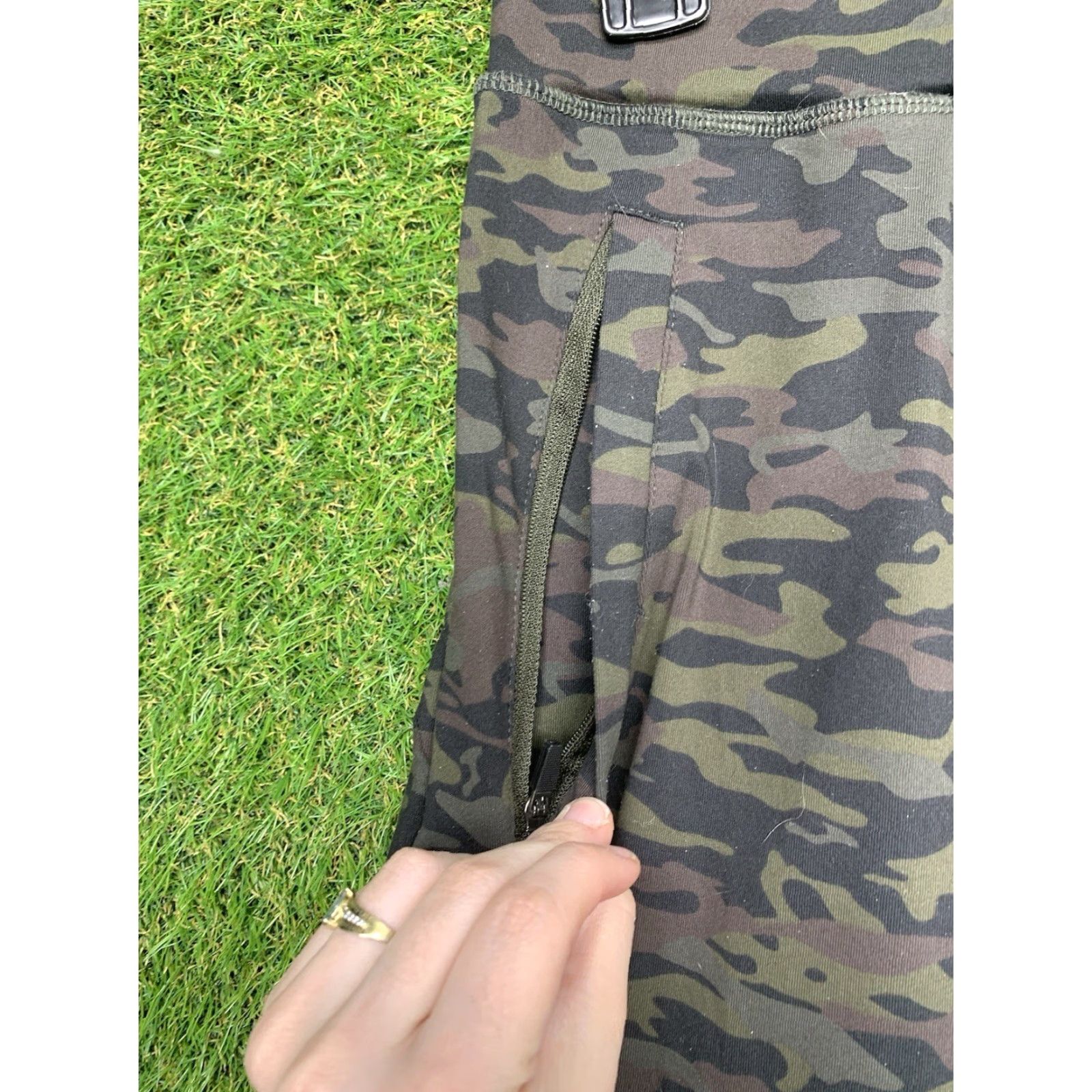 Vintage Alphalete Sweatpants Mens Medium M Tapered 32x30 Camouflage Beig e Polyester Blend Gym Activewear Size US 31 - 4 Thumbnail