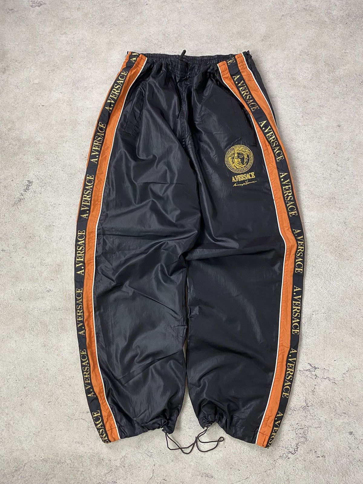 Designer × Vintage NEED GONE‼️ A Versace Vintage Trackpants Dripstyle Size US 36 / EU 52 - 1 Thumbnail