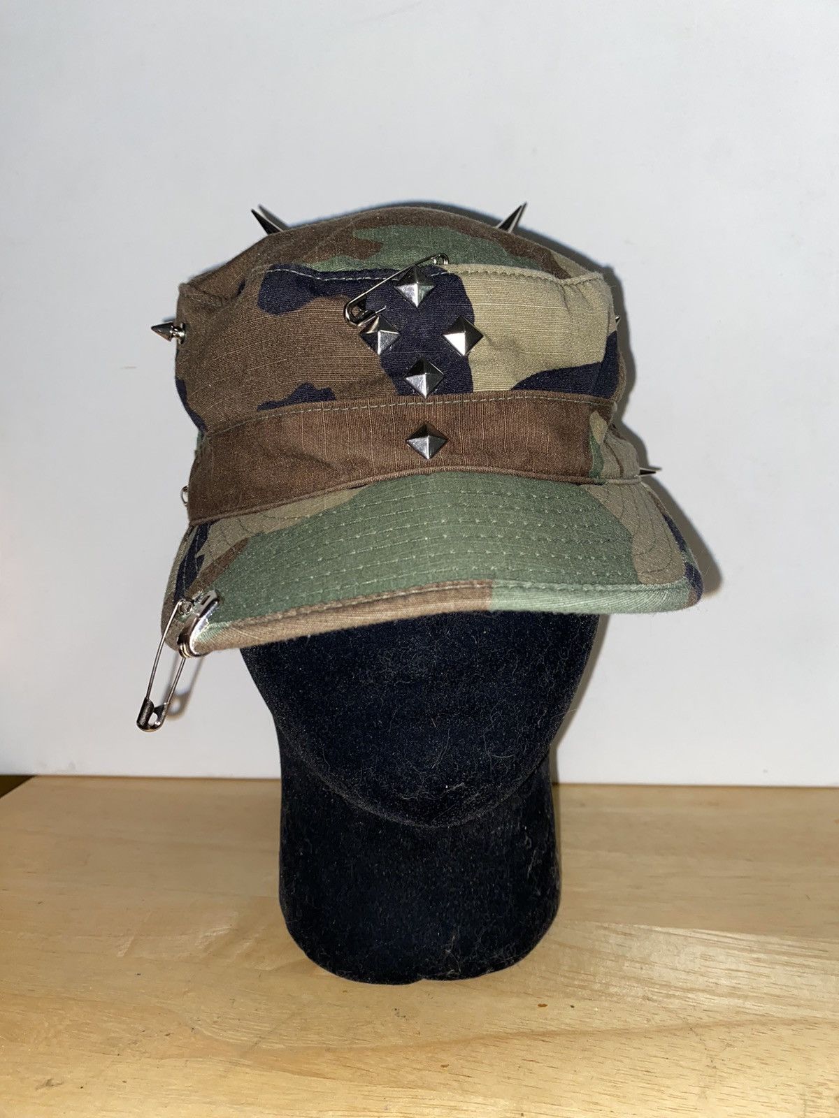 Vintage Custom Spiked and Studded Camouflage Cap Size ONE SIZE - 2 Thumbnail