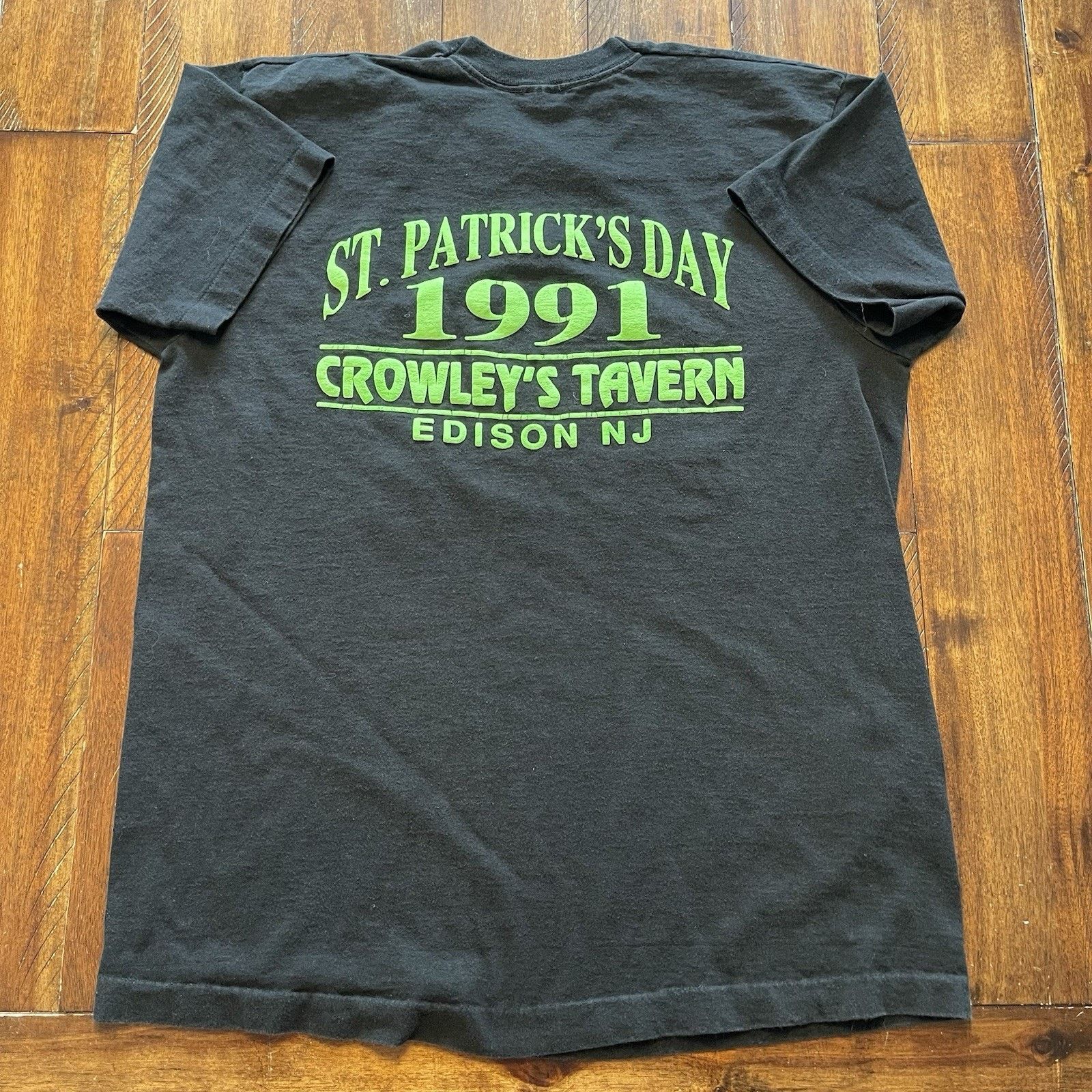 Vintage Vtg 90s Crowleys Tavern Patricks Day Bar T Shirt Men Sz XL Size US XL / EU 56 / 4 - 9 Thumbnail
