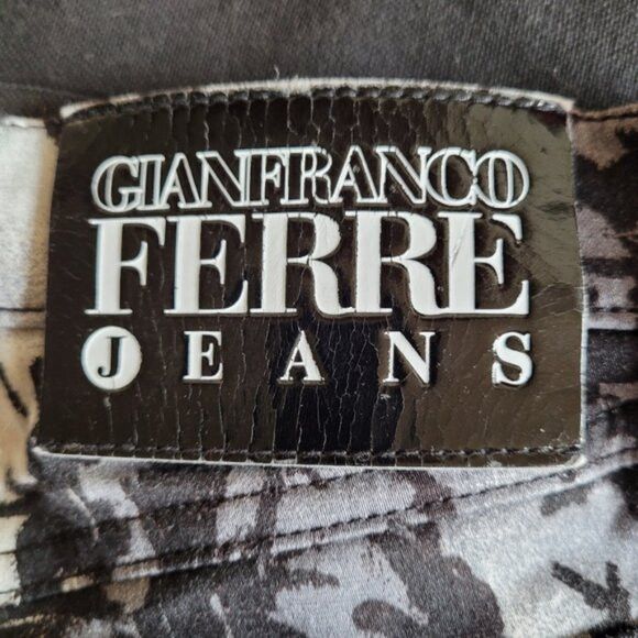 Gianfranco Ferre Gianfranco Ferre high rise dark print pants size 25 Size 25" / US 0 / IT 36 - 6 Thumbnail