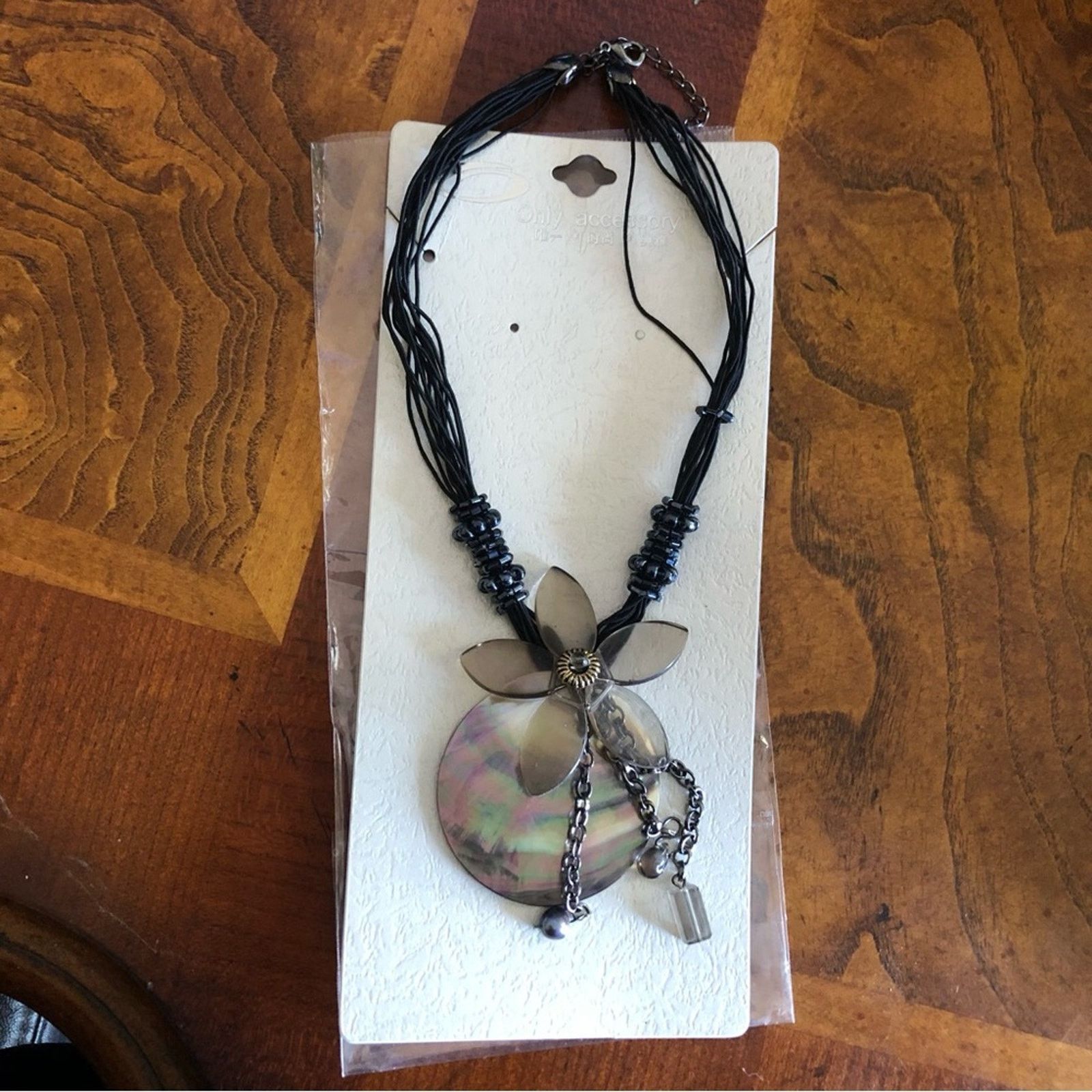 Jewelry Elegant genuine shell medallion multi strand necklace NIP Size ONE SIZE - 6 Thumbnail