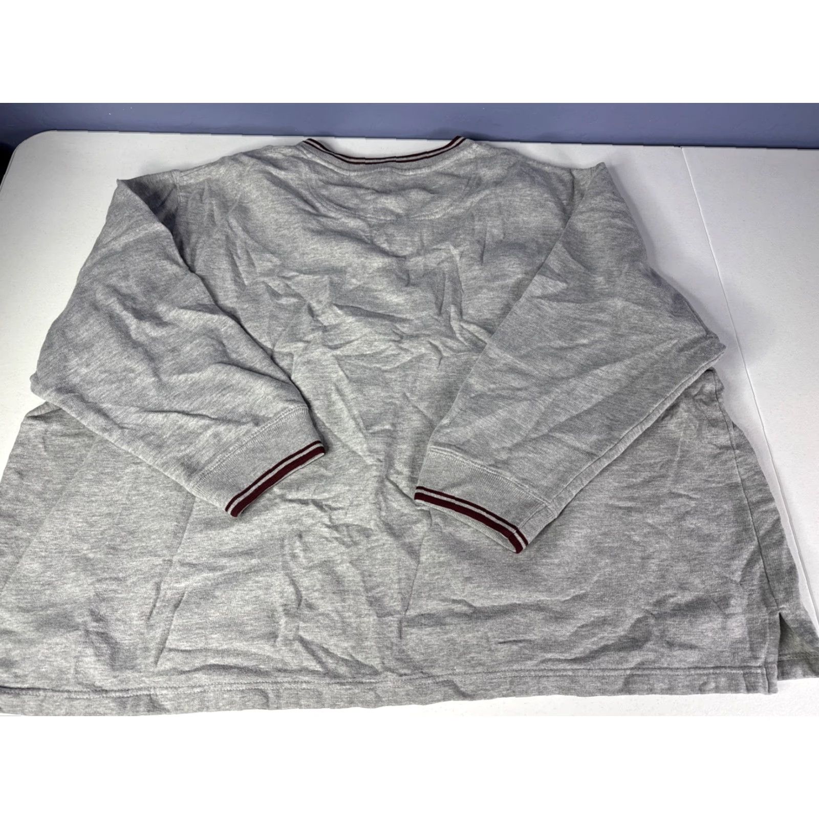 Disney VINTAGE Disney Mickey Mouse V Neck Sweatshirt 2XL Heather Gray Women Plus Pullover Sweatshirt Mickey Mouse Disney 2XL Womens V-Neck Gray Plus Size XXL / US 16-18 / IT 52-54 - 2 Thumbnail